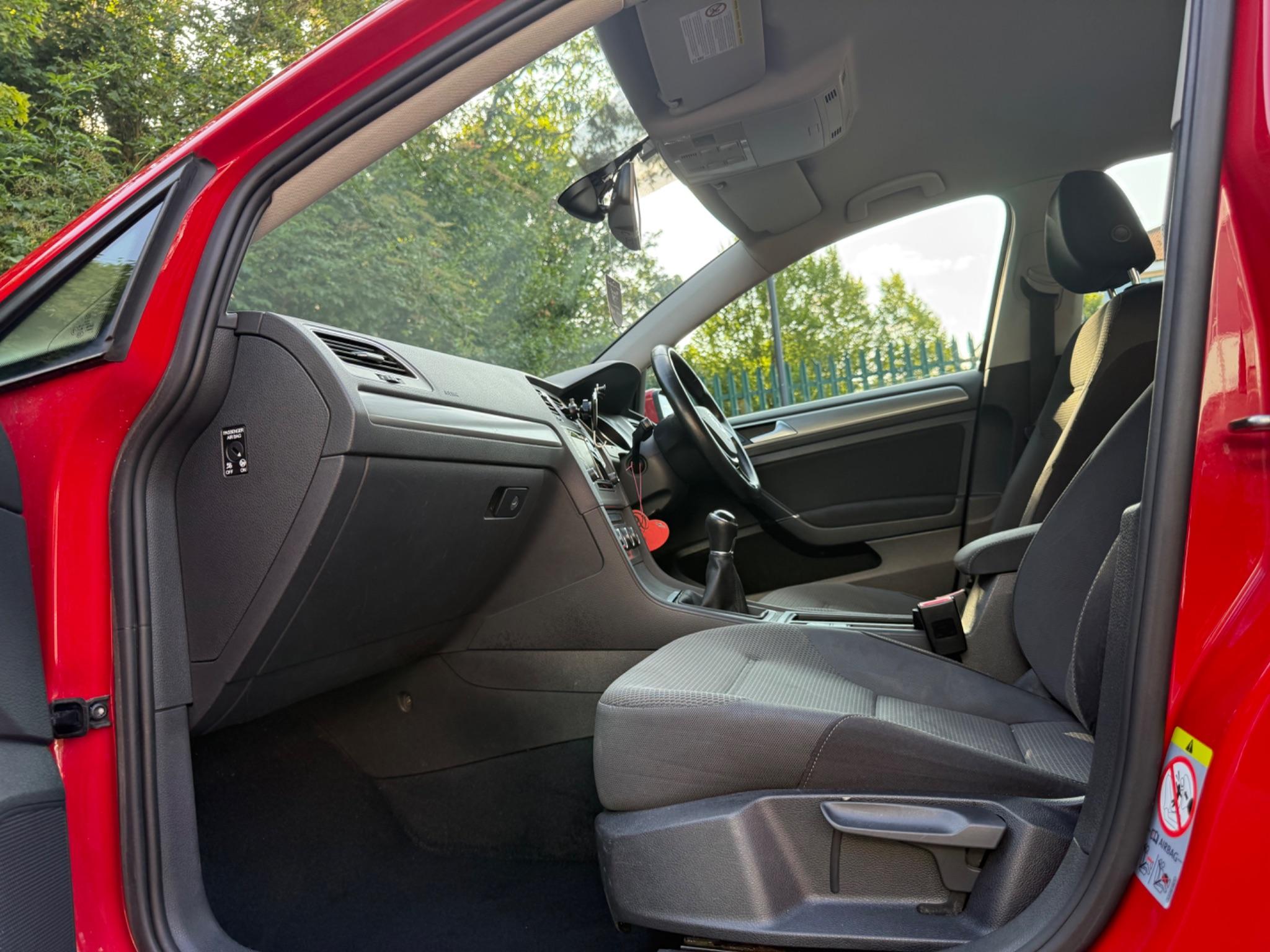 Volkswagen Golf 1.4 TSI BlueMotion Tech SE Euro 5 (s/s) 5dr — photo 26 of 59