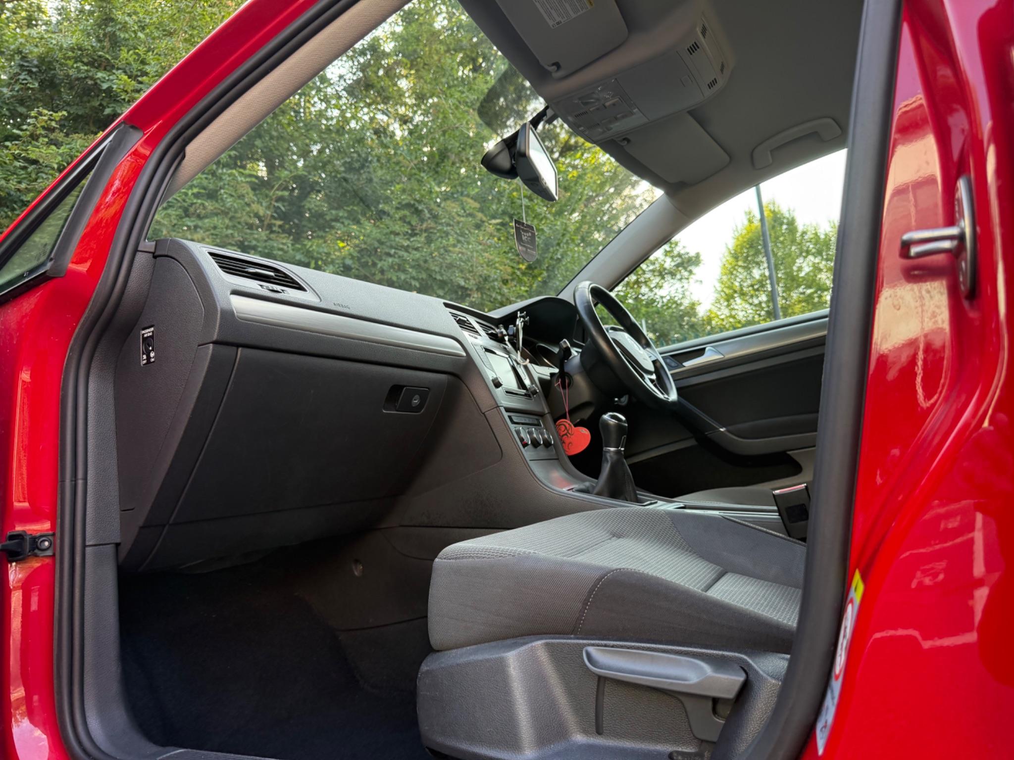 Volkswagen Golf 1.4 TSI BlueMotion Tech SE Euro 5 (s/s) 5dr — photo 28 of 59
