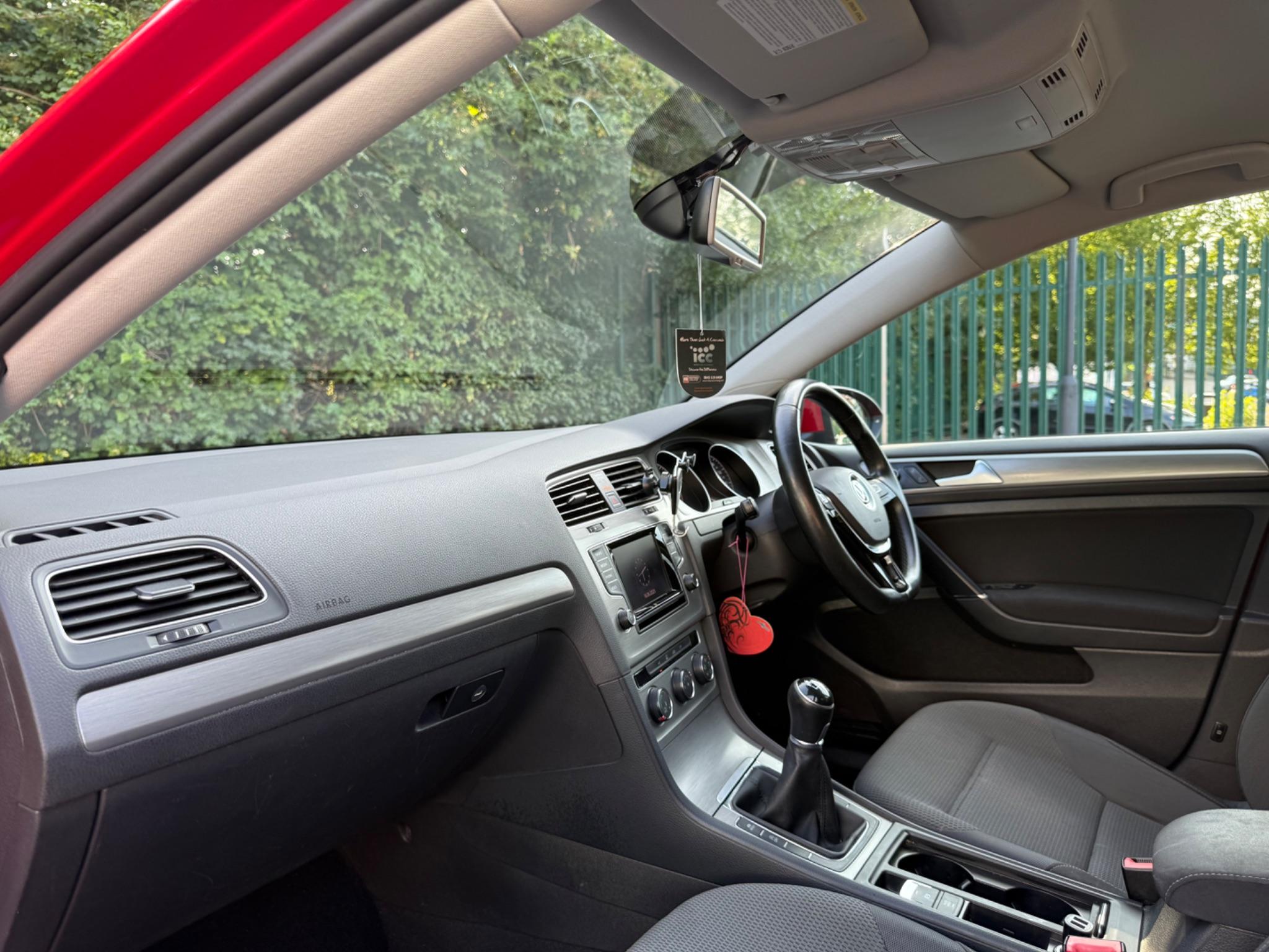 Volkswagen Golf 1.4 TSI BlueMotion Tech SE Euro 5 (s/s) 5dr — photo 29 of 59