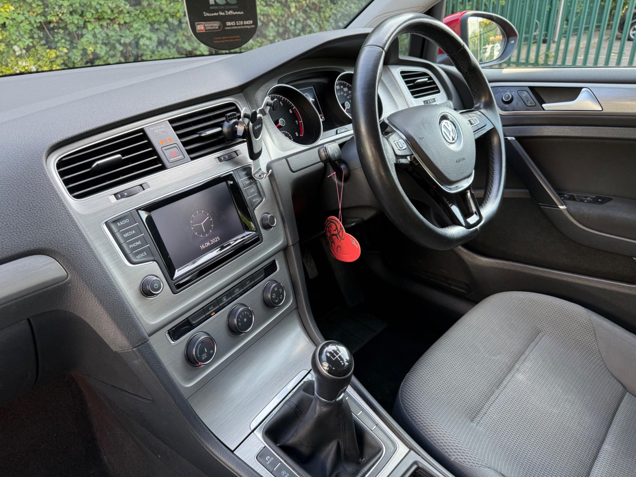Volkswagen Golf 1.4 TSI BlueMotion Tech SE Euro 5 (s/s) 5dr — photo 30 of 59