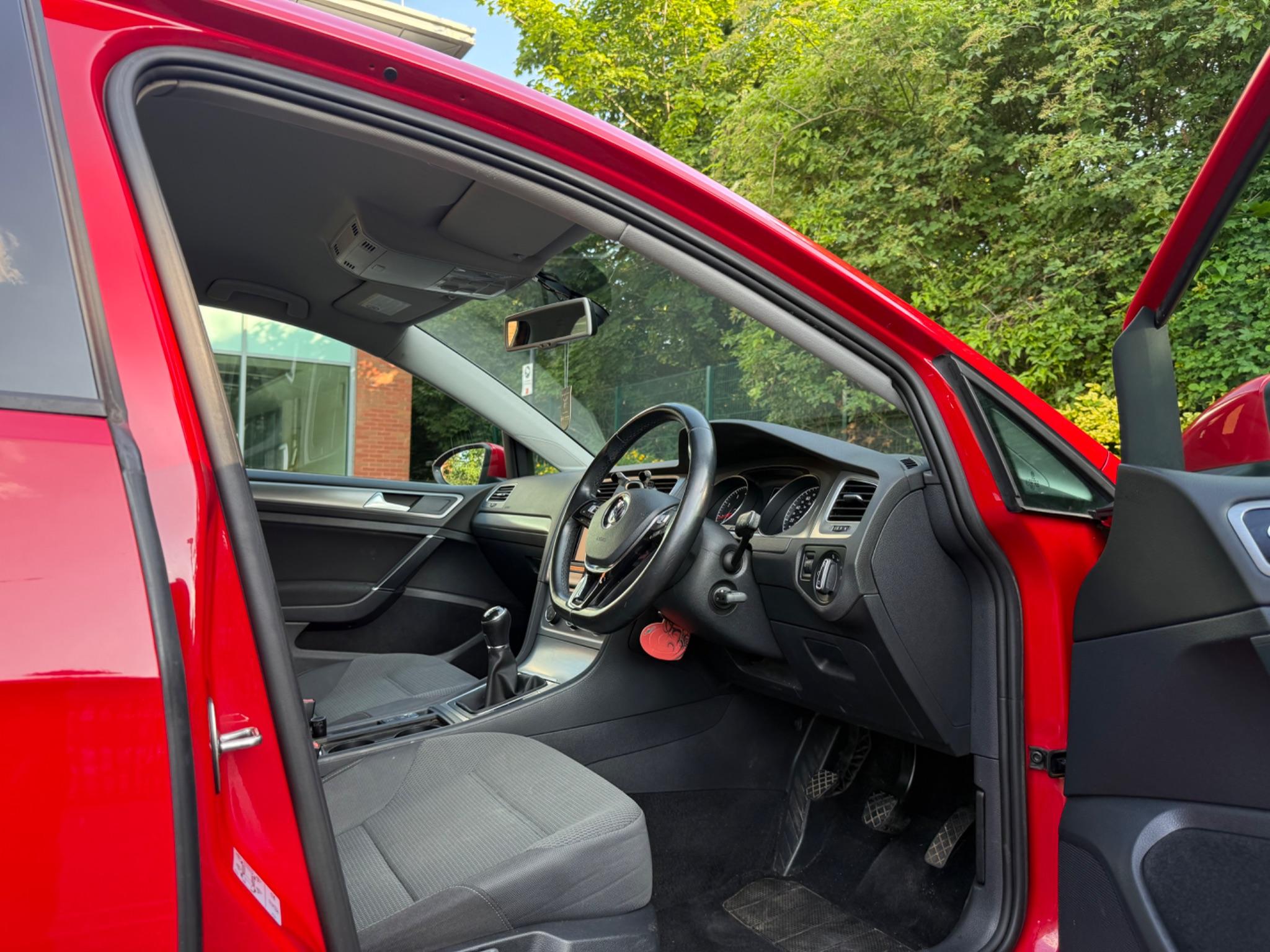 Volkswagen Golf 1.4 TSI BlueMotion Tech SE Euro 5 (s/s) 5dr — photo 37 of 59