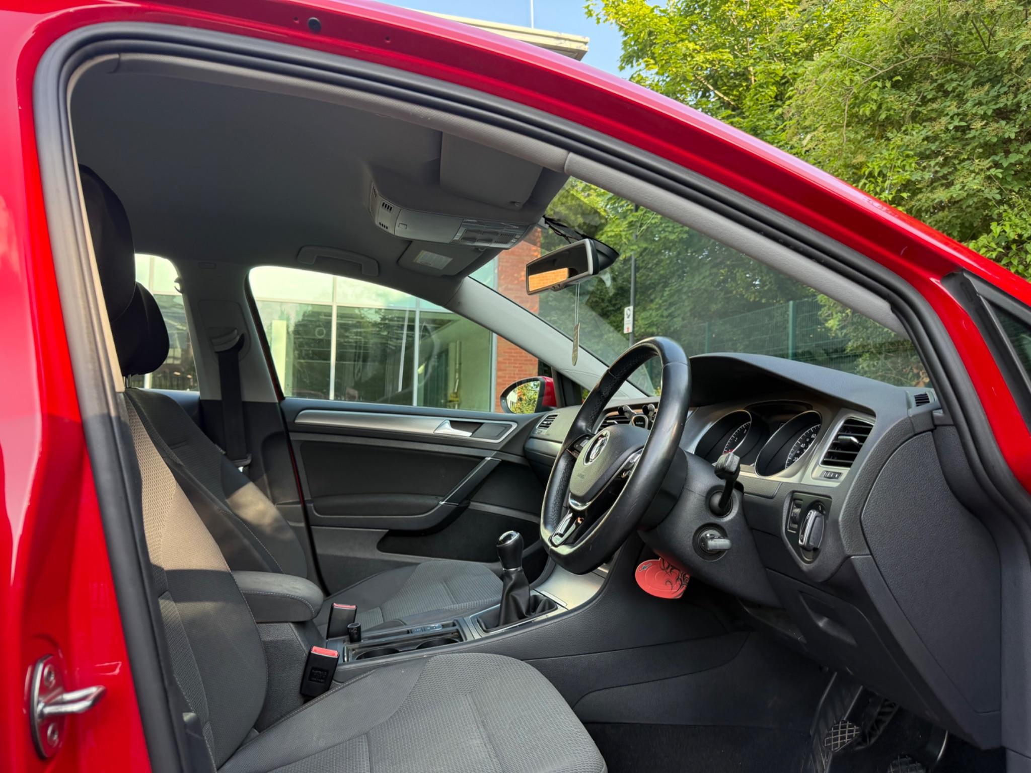Volkswagen Golf 1.4 TSI BlueMotion Tech SE Euro 5 (s/s) 5dr — photo 38 of 59