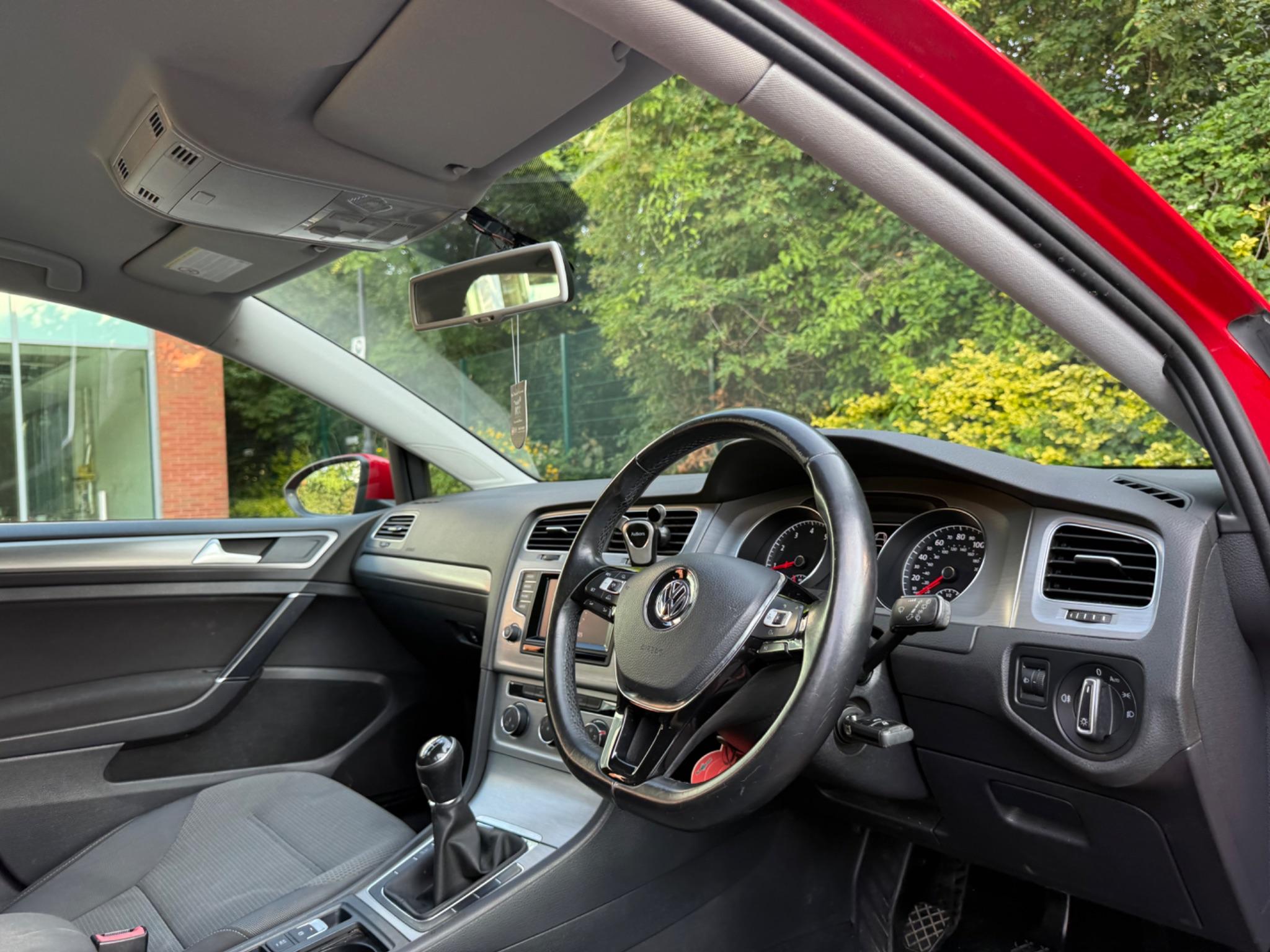 Volkswagen Golf 1.4 TSI BlueMotion Tech SE Euro 5 (s/s) 5dr — photo 39 of 59