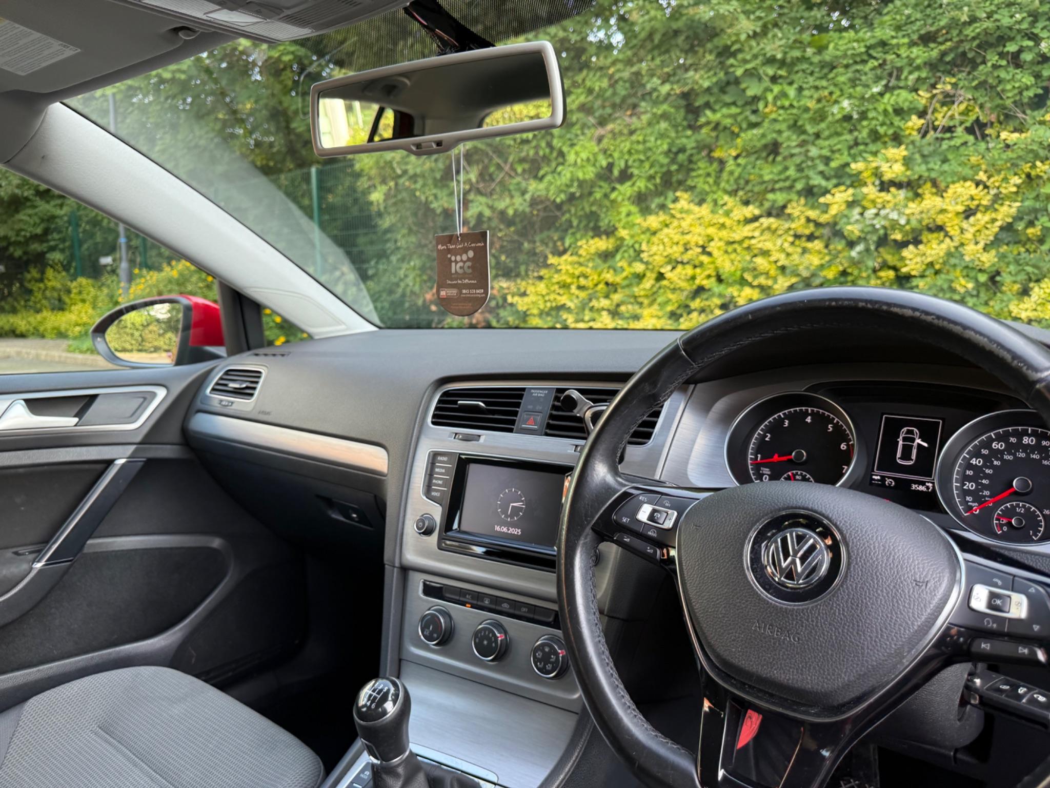 Volkswagen Golf 1.4 TSI BlueMotion Tech SE Euro 5 (s/s) 5dr — photo 43 of 59
