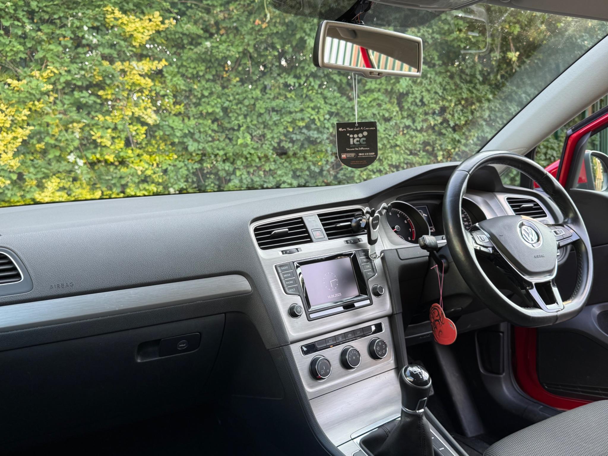 Volkswagen Golf 1.4 TSI BlueMotion Tech SE Euro 5 (s/s) 5dr — photo 59 of 59