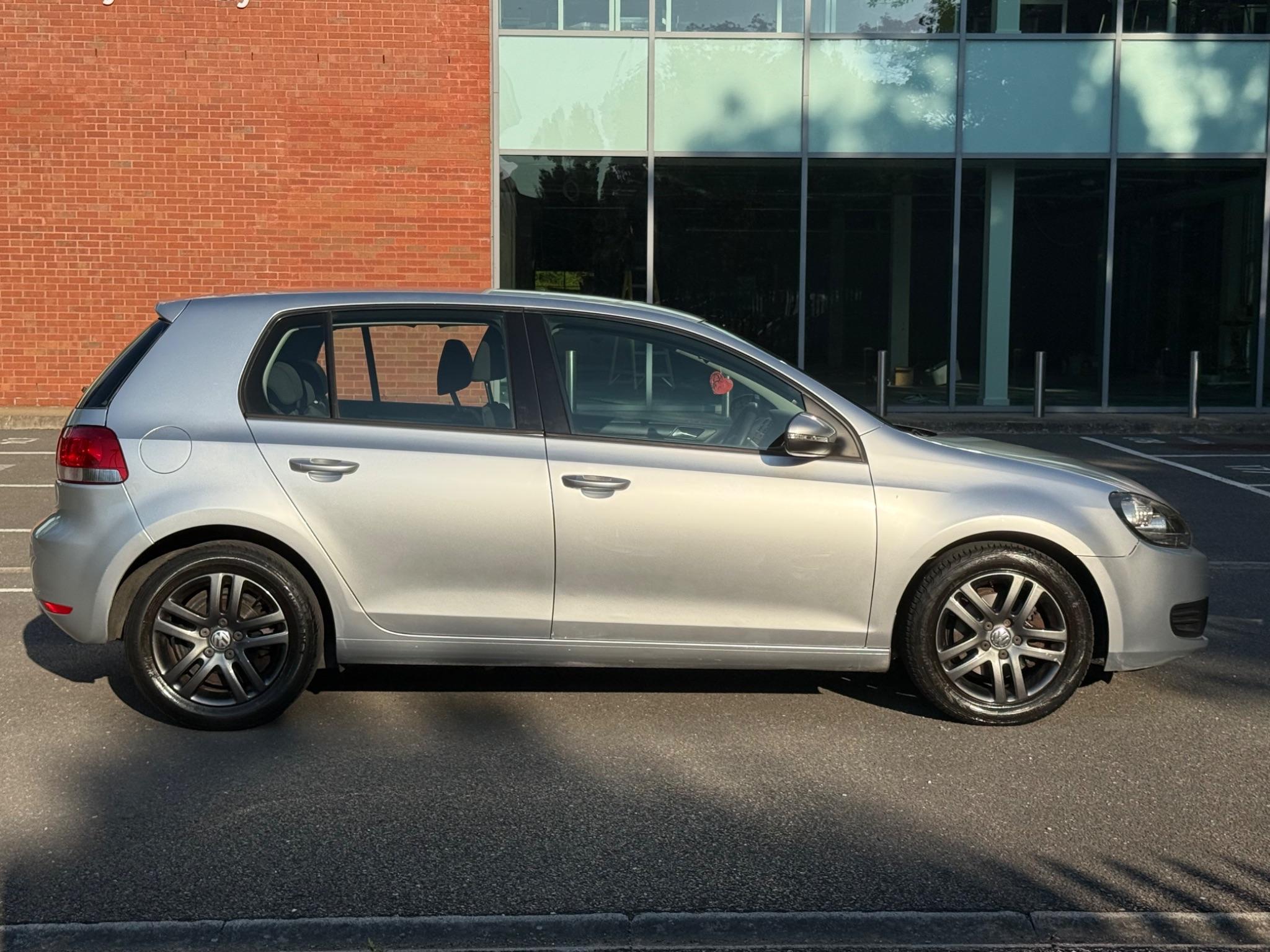 Volkswagen Golf 1.4 TSI SE DSG Euro 5 5dr — photo 8 of 65