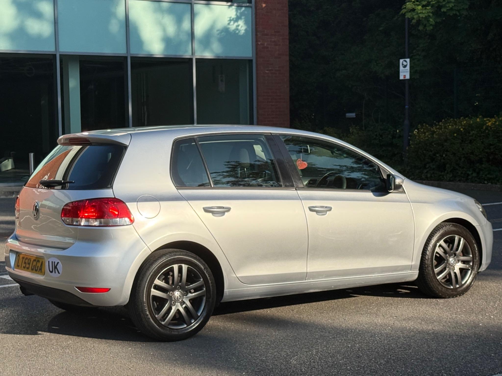 Volkswagen Golf 1.4 TSI SE DSG Euro 5 5dr — photo 10 of 65