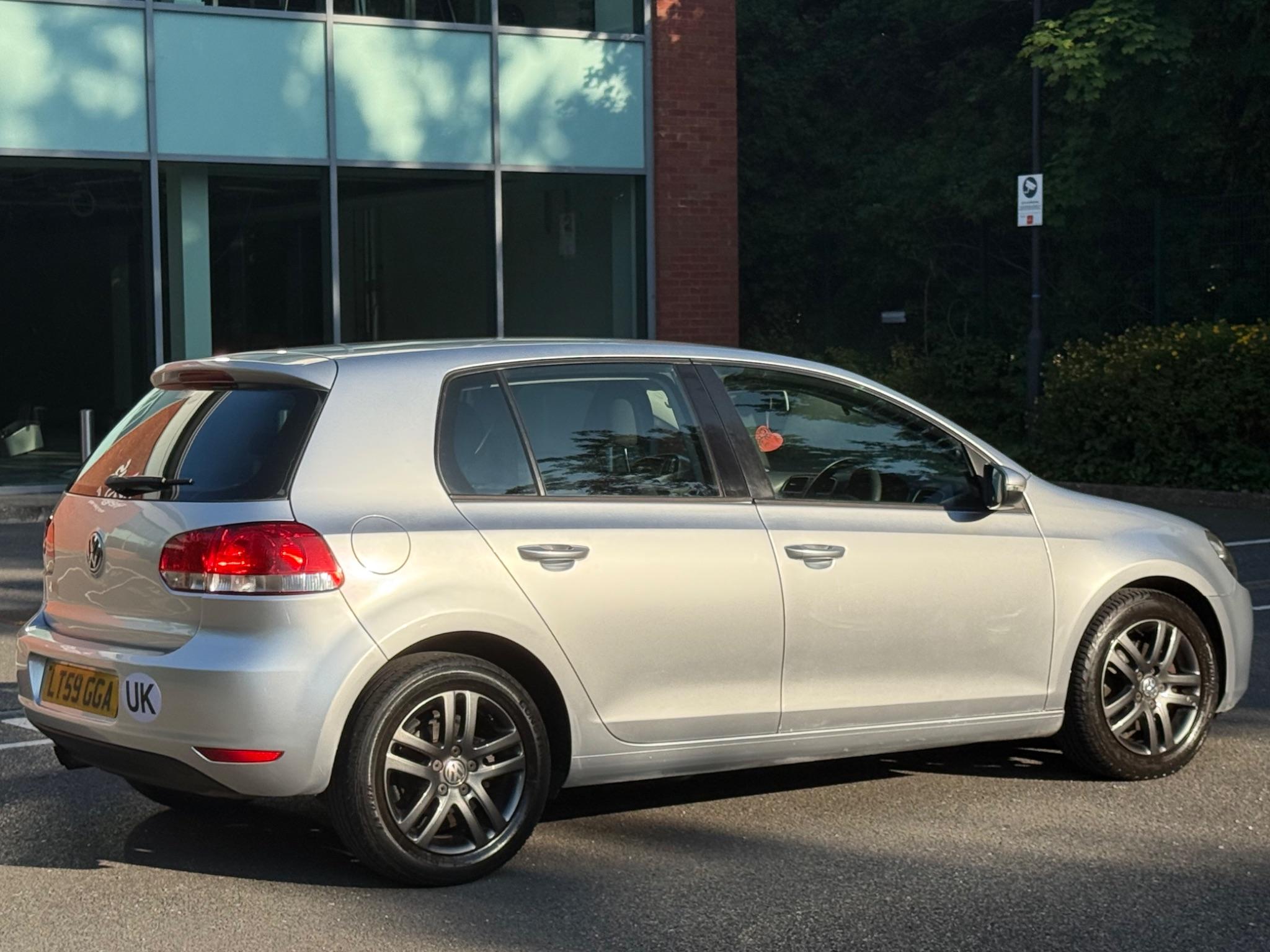 Volkswagen Golf 1.4 TSI SE DSG Euro 5 5dr — photo 11 of 65