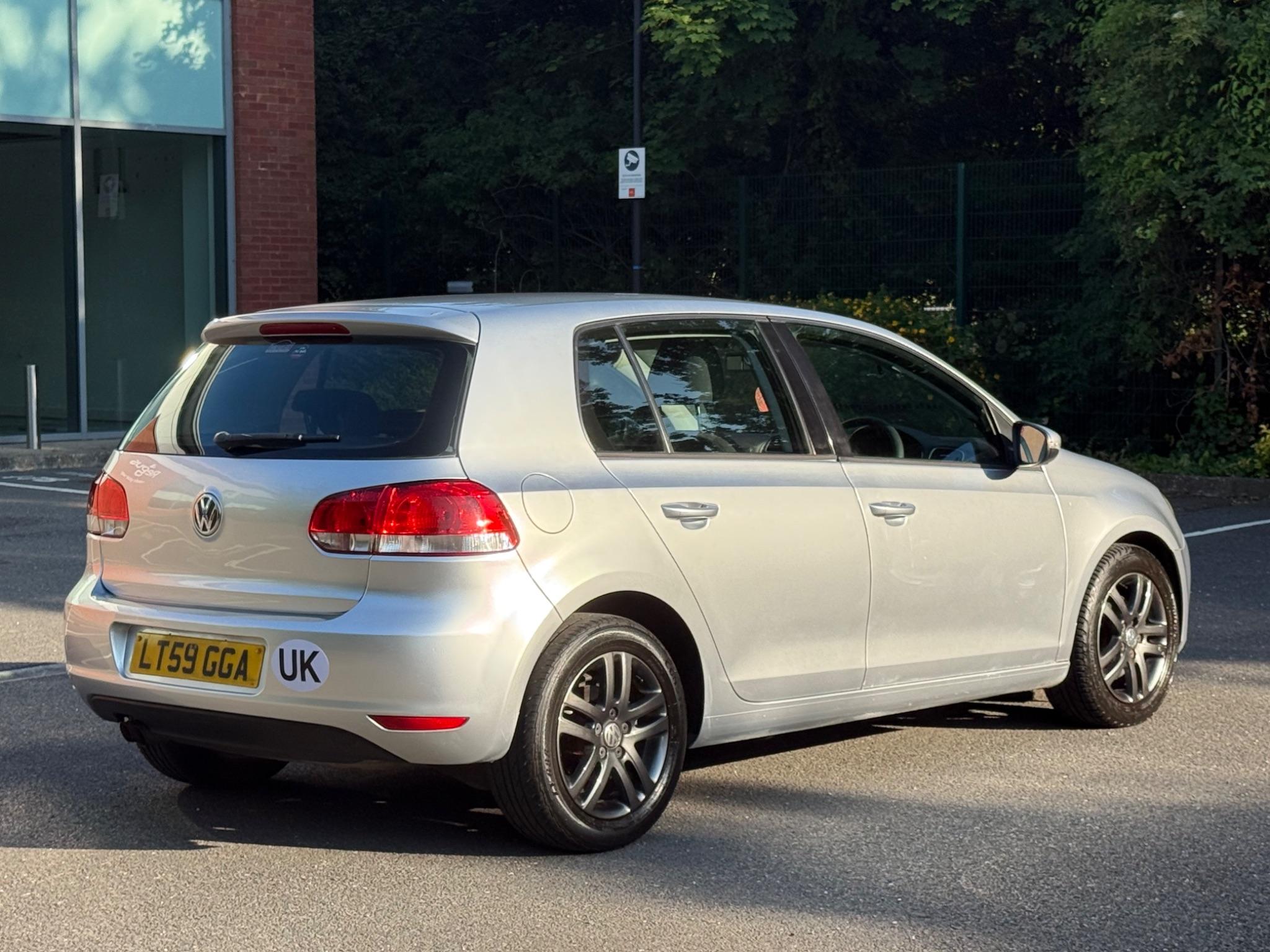 Volkswagen Golf 1.4 TSI SE DSG Euro 5 5dr — photo 15 of 65