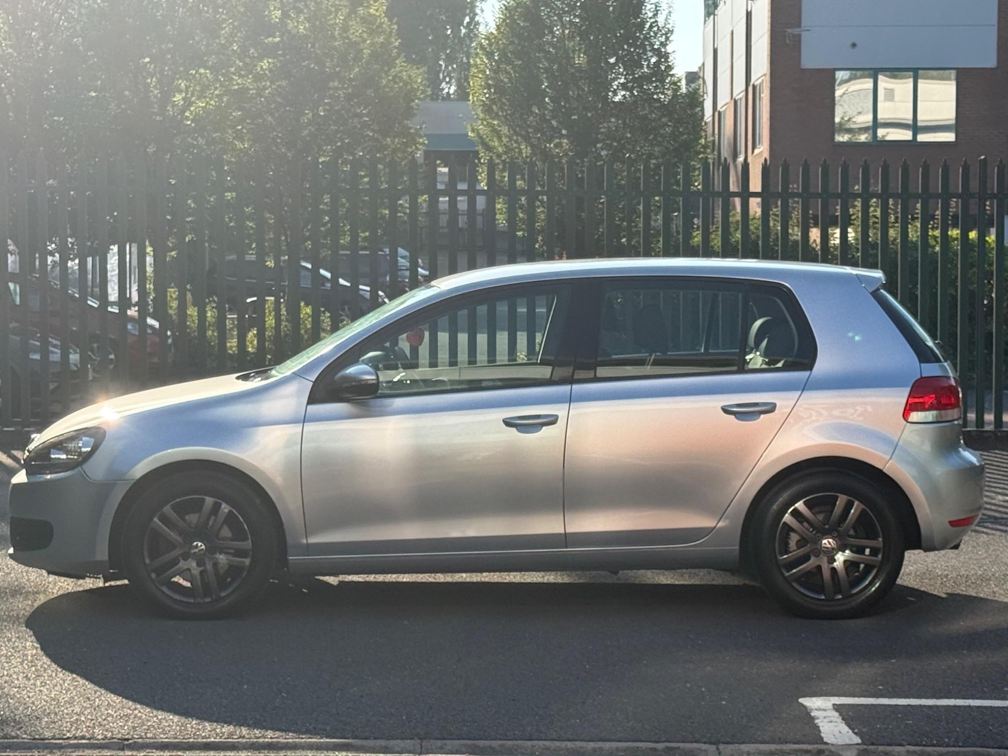 Volkswagen Golf 1.4 TSI SE DSG Euro 5 5dr — photo 20 of 65