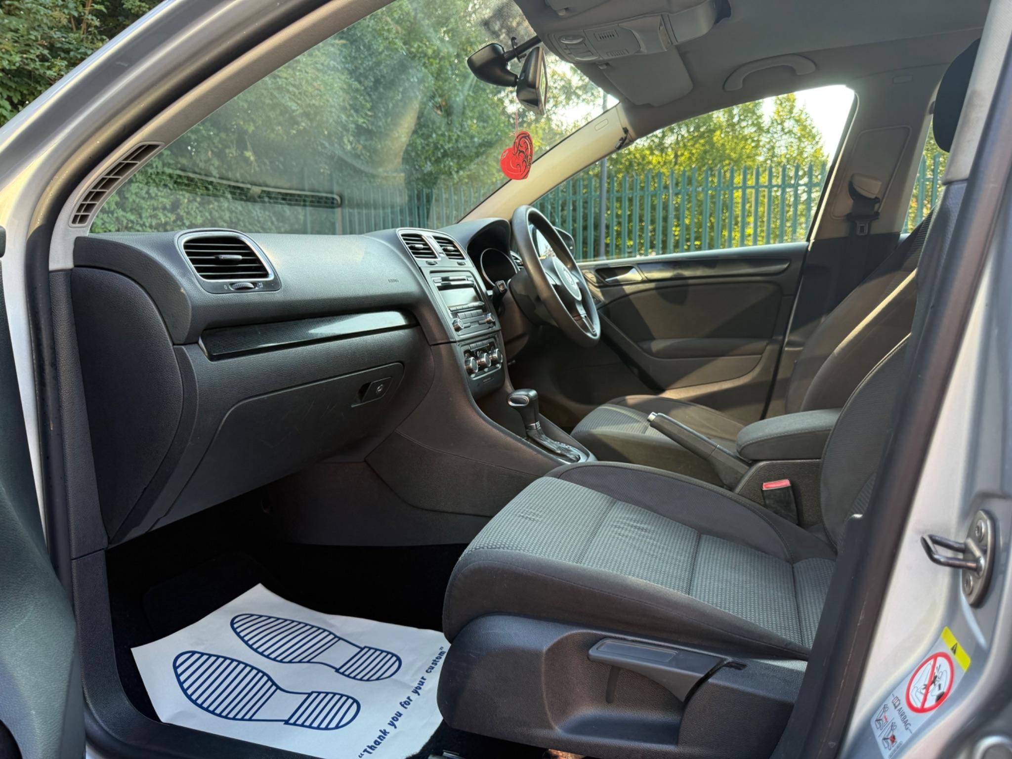 Volkswagen Golf 1.4 TSI SE DSG Euro 5 5dr — photo 31 of 65