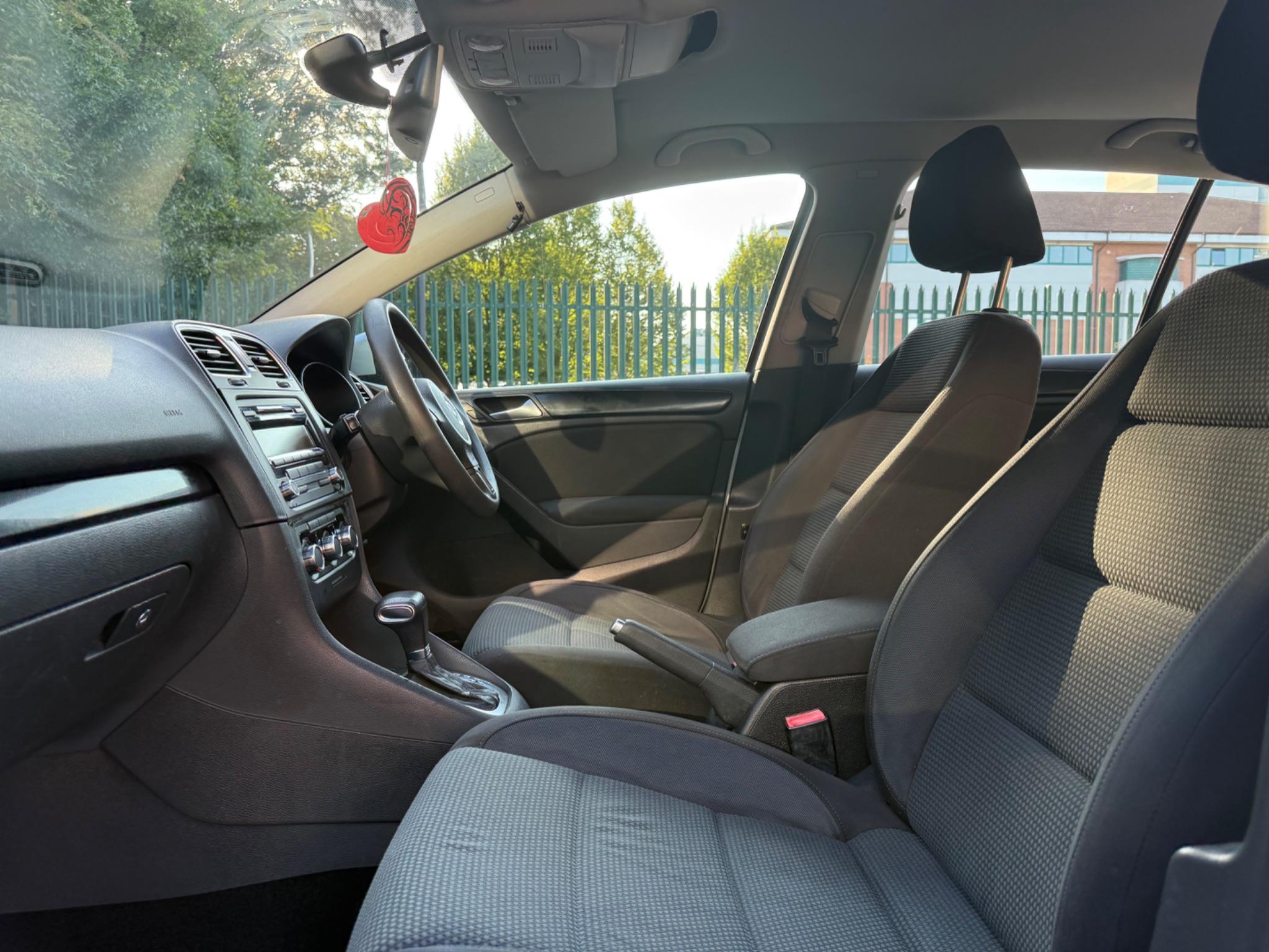 Volkswagen Golf 1.4 TSI SE DSG Euro 5 5dr — photo 32 of 65