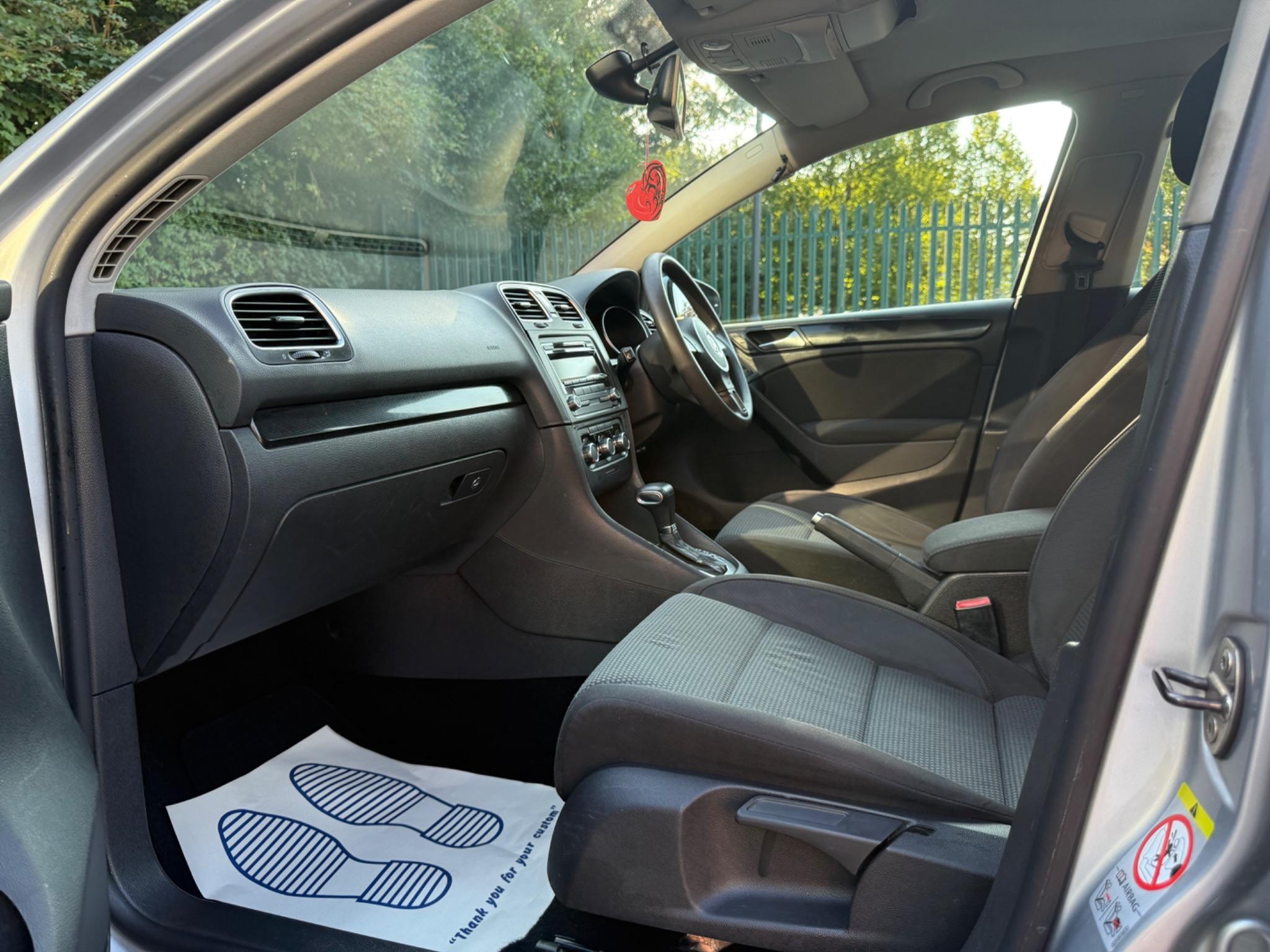 Volkswagen Golf 1.4 TSI SE DSG Euro 5 5dr — photo 34 of 65
