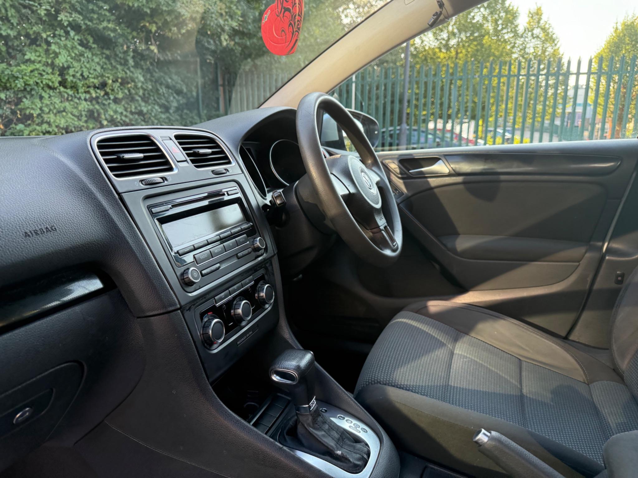 Volkswagen Golf 1.4 TSI SE DSG Euro 5 5dr — photo 36 of 65