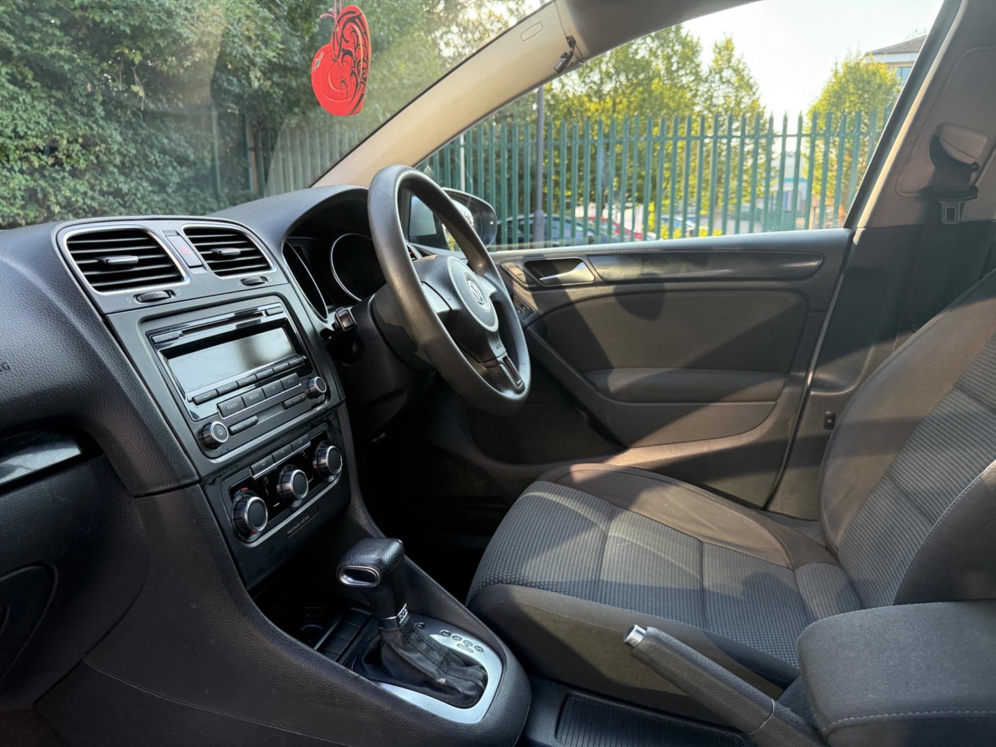 Volkswagen Golf 1.4 TSI SE DSG Euro 5 5dr — photo 37 of 65