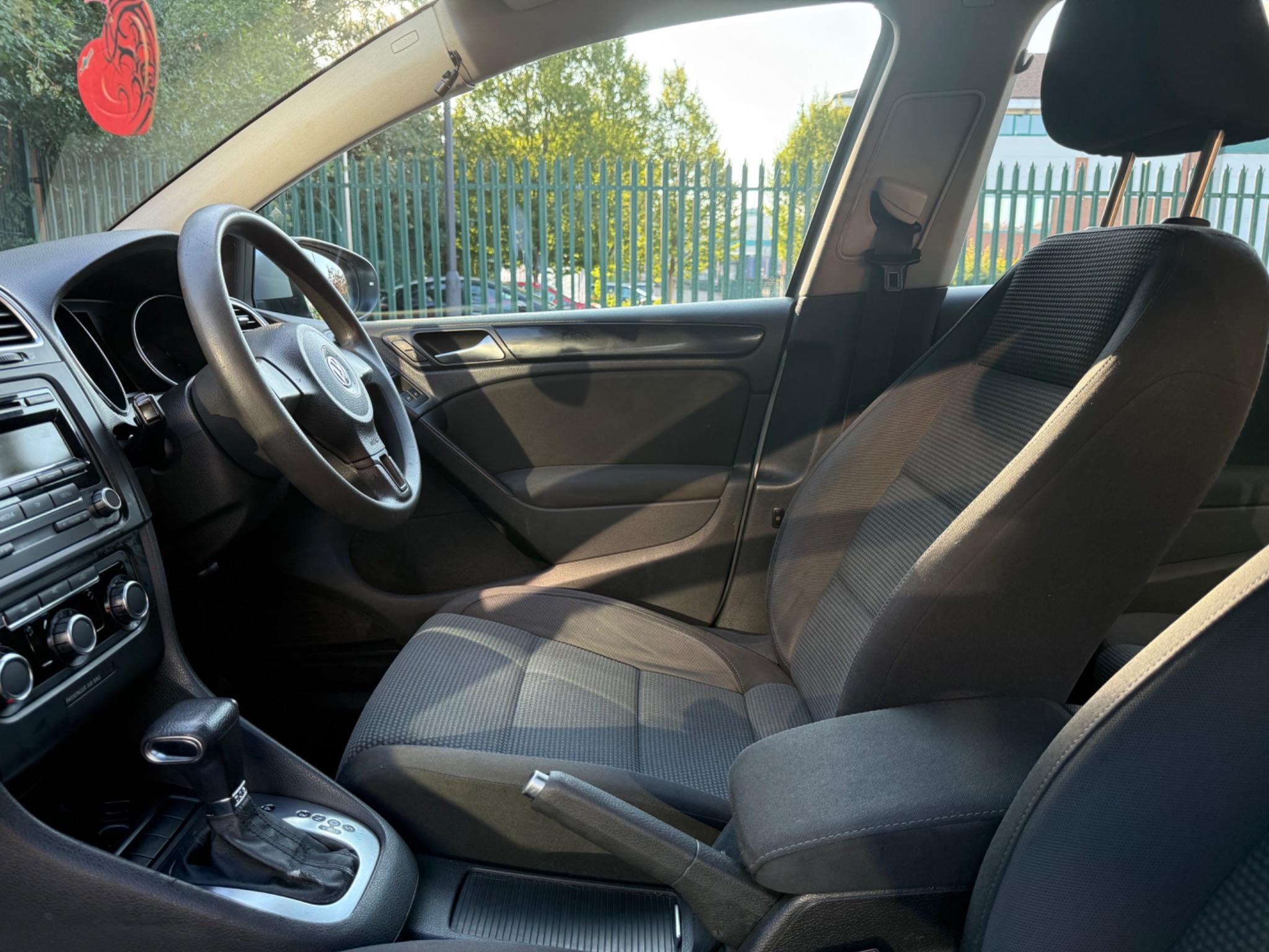 Volkswagen Golf 1.4 TSI SE DSG Euro 5 5dr — photo 38 of 65