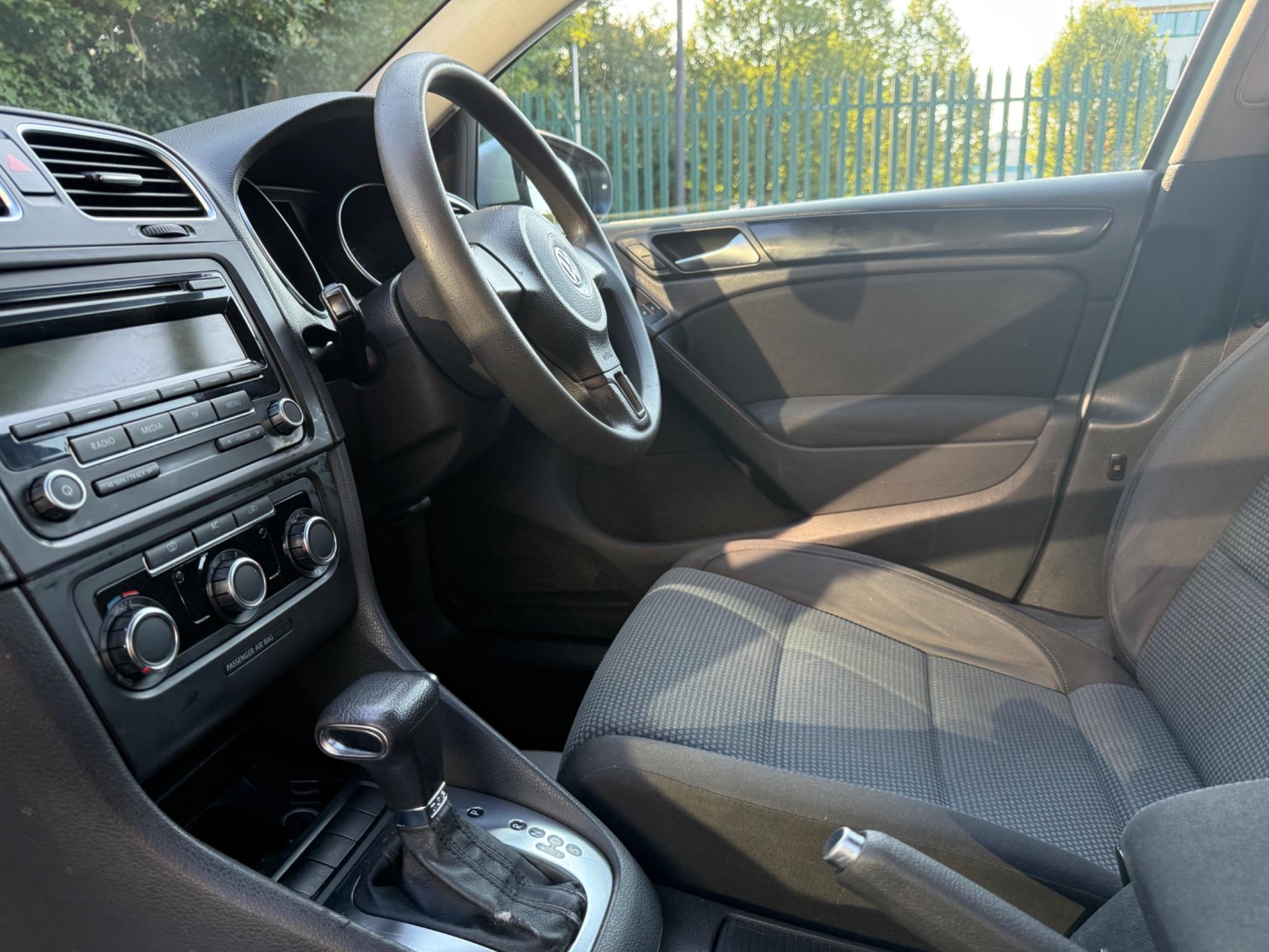 Volkswagen Golf 1.4 TSI SE DSG Euro 5 5dr — photo 41 of 65