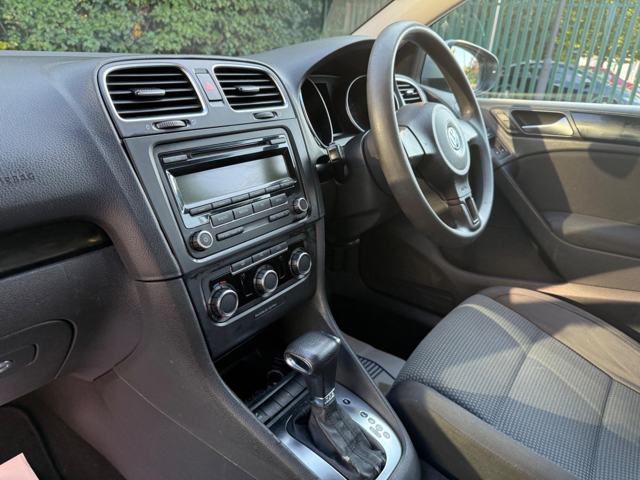 Volkswagen Golf 1.4 TSI SE DSG Euro 5 5dr — photo 42 of 65