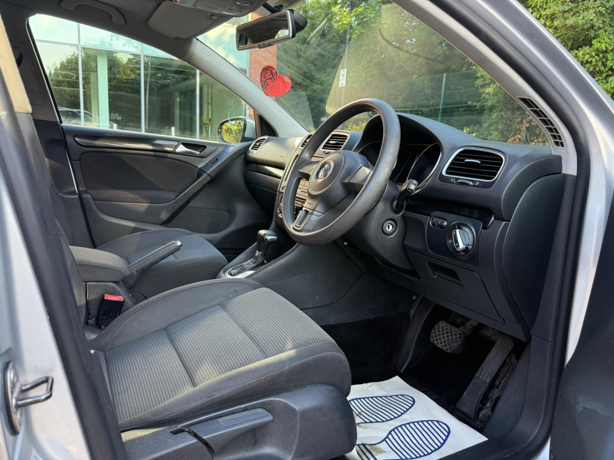 Volkswagen Golf 1.4 TSI SE DSG Euro 5 5dr — photo 43 of 65