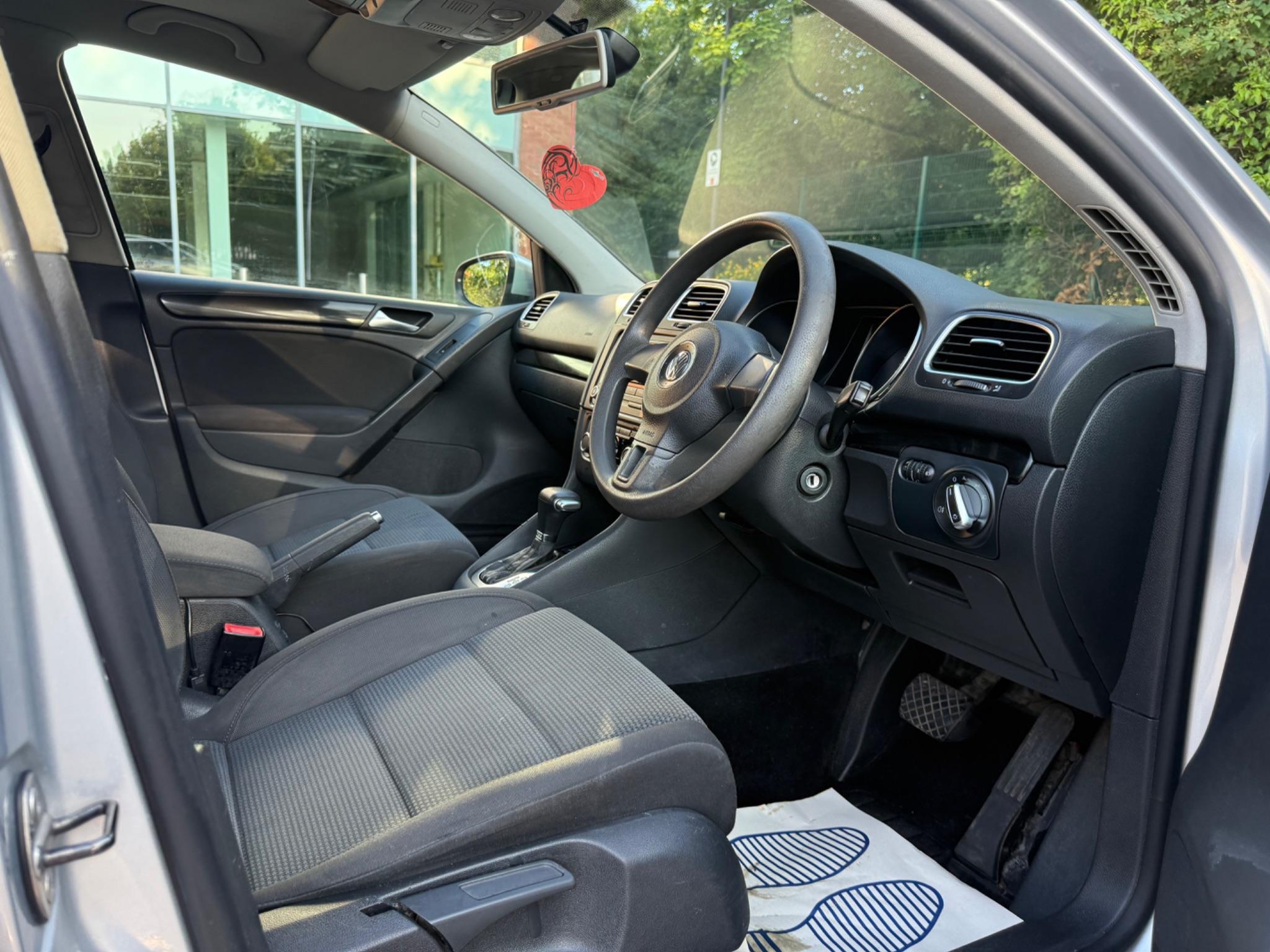 Volkswagen Golf 1.4 TSI SE DSG Euro 5 5dr — photo 44 of 65