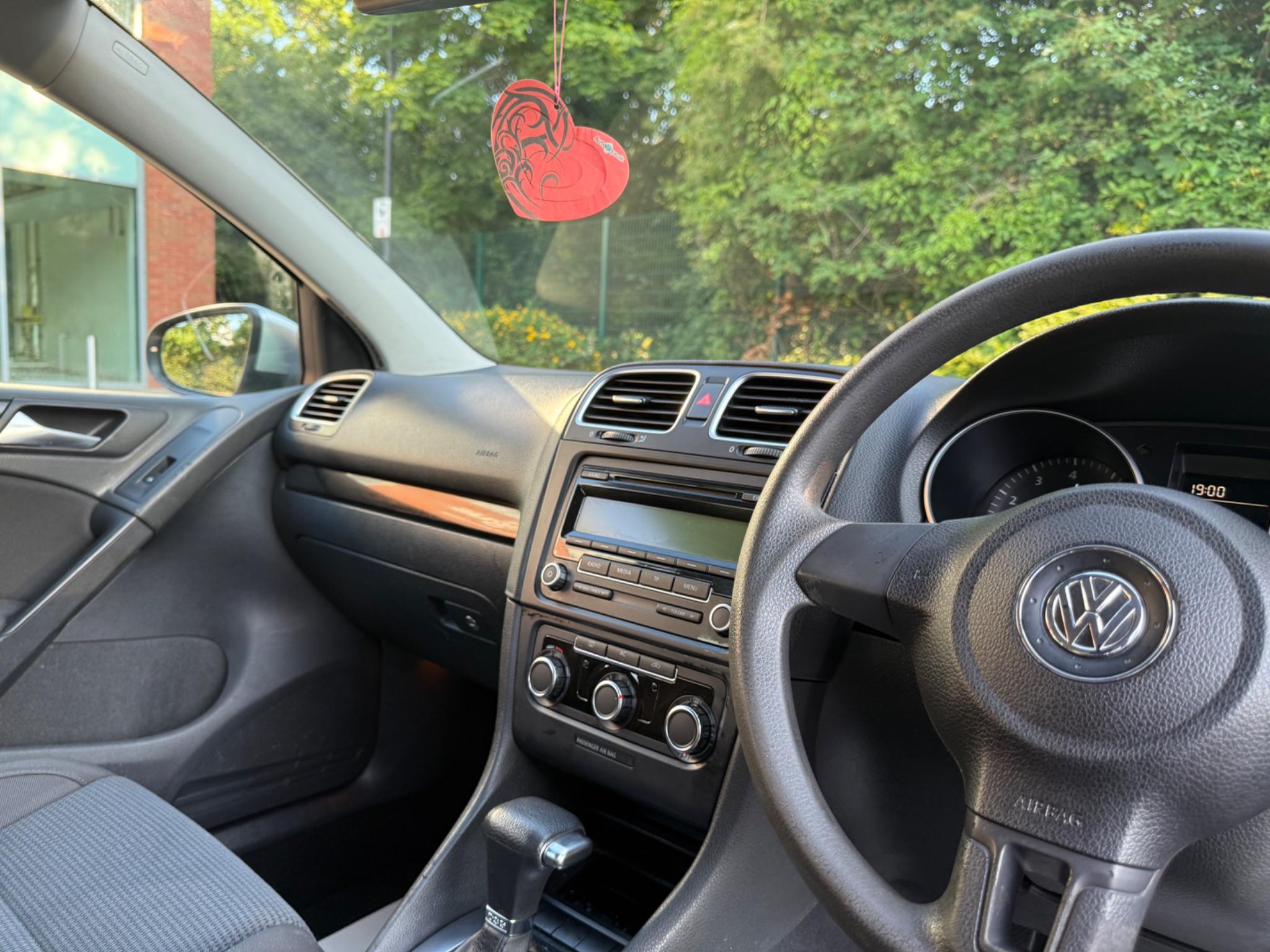 Volkswagen Golf 1.4 TSI SE DSG Euro 5 5dr — photo 46 of 65