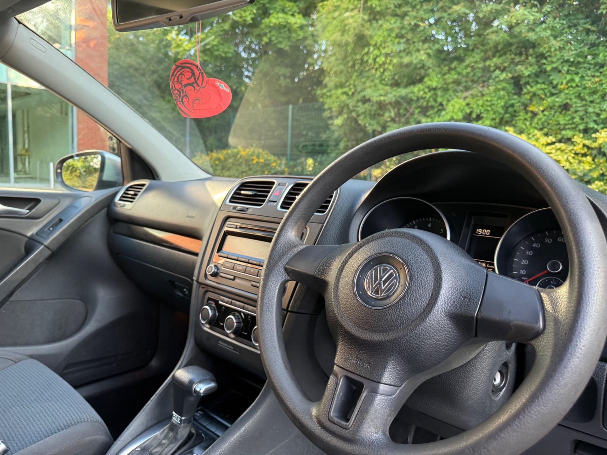 Volkswagen Golf 1.4 TSI SE DSG Euro 5 5dr — photo 47 of 65