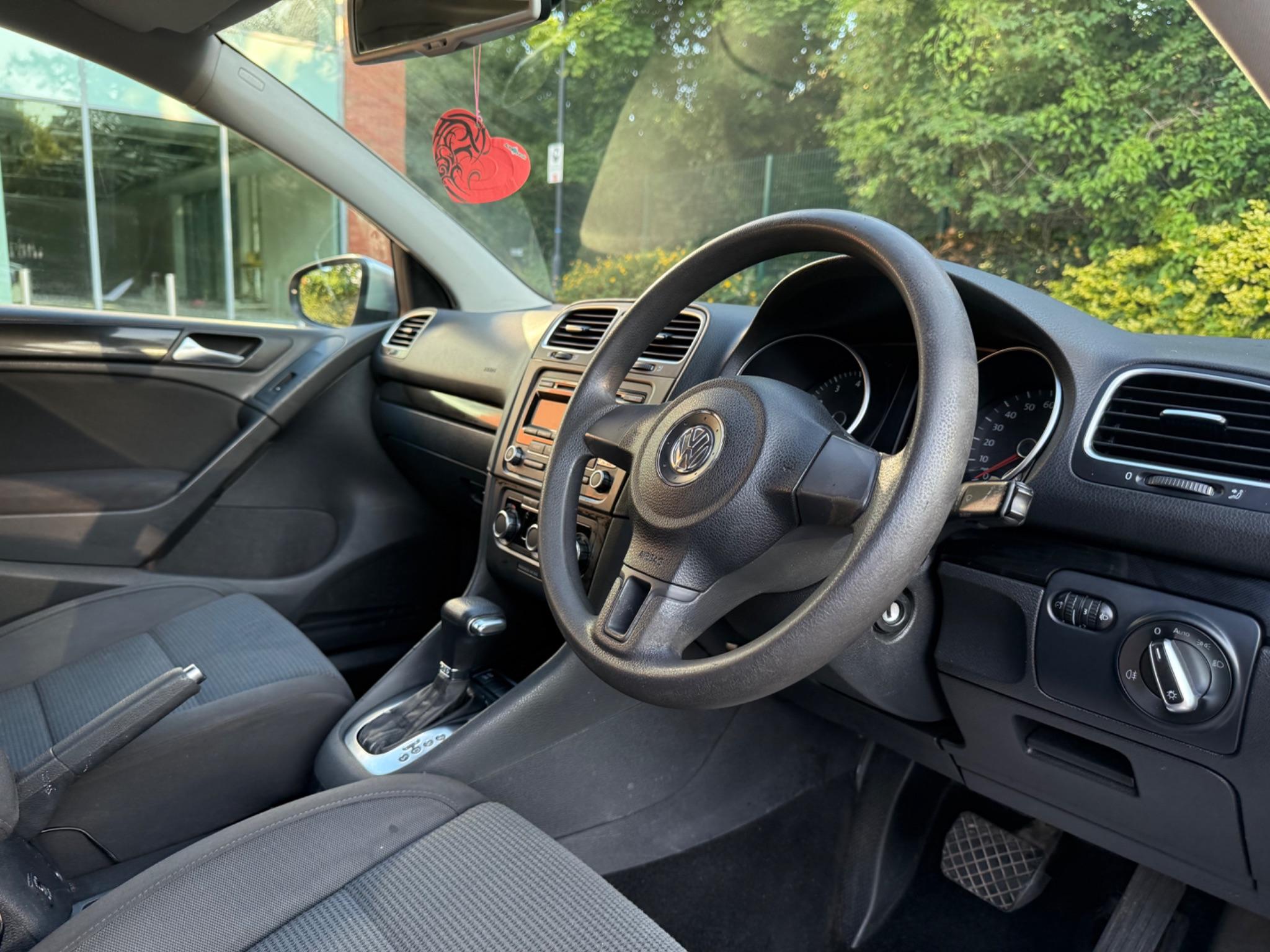 Volkswagen Golf 1.4 TSI SE DSG Euro 5 5dr — photo 48 of 65