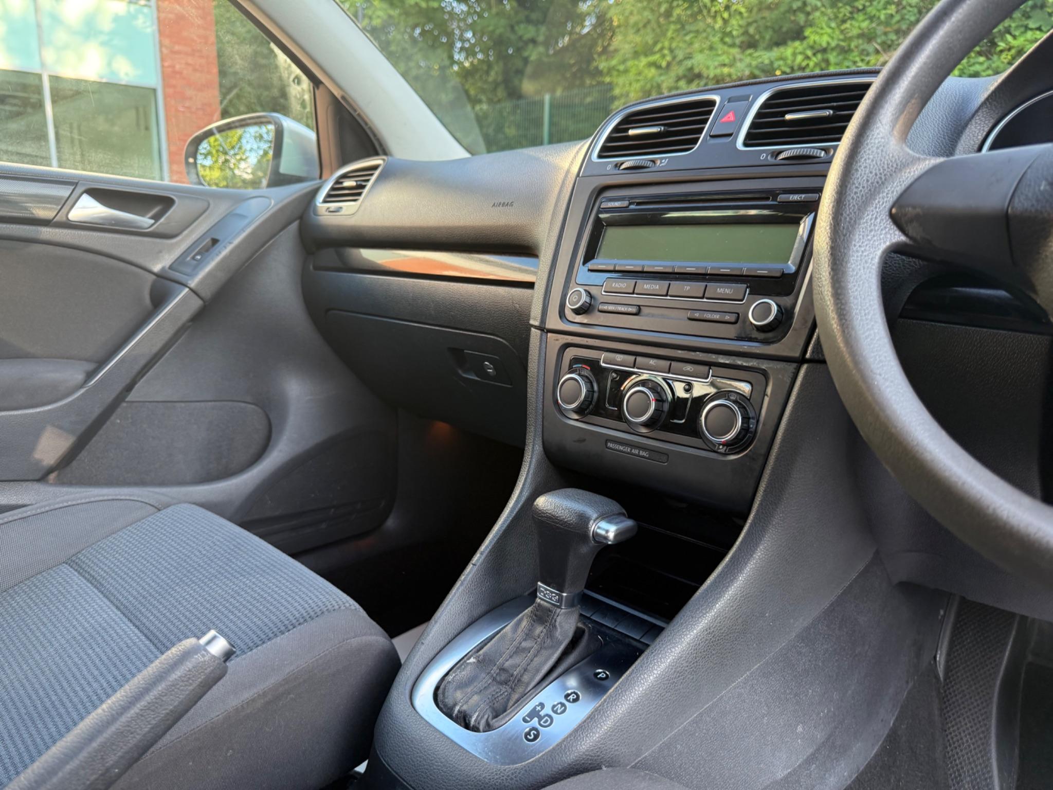 Volkswagen Golf 1.4 TSI SE DSG Euro 5 5dr — photo 49 of 65