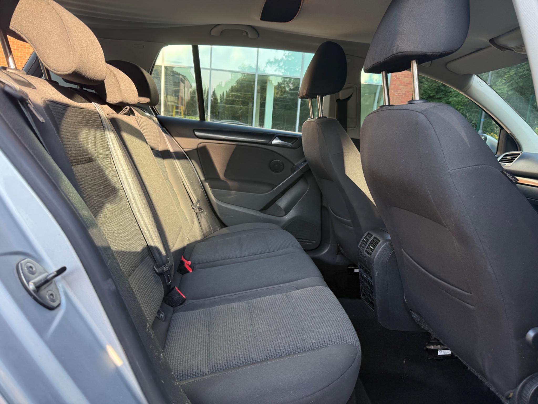 Volkswagen Golf 1.4 TSI SE DSG Euro 5 5dr — photo 53 of 65