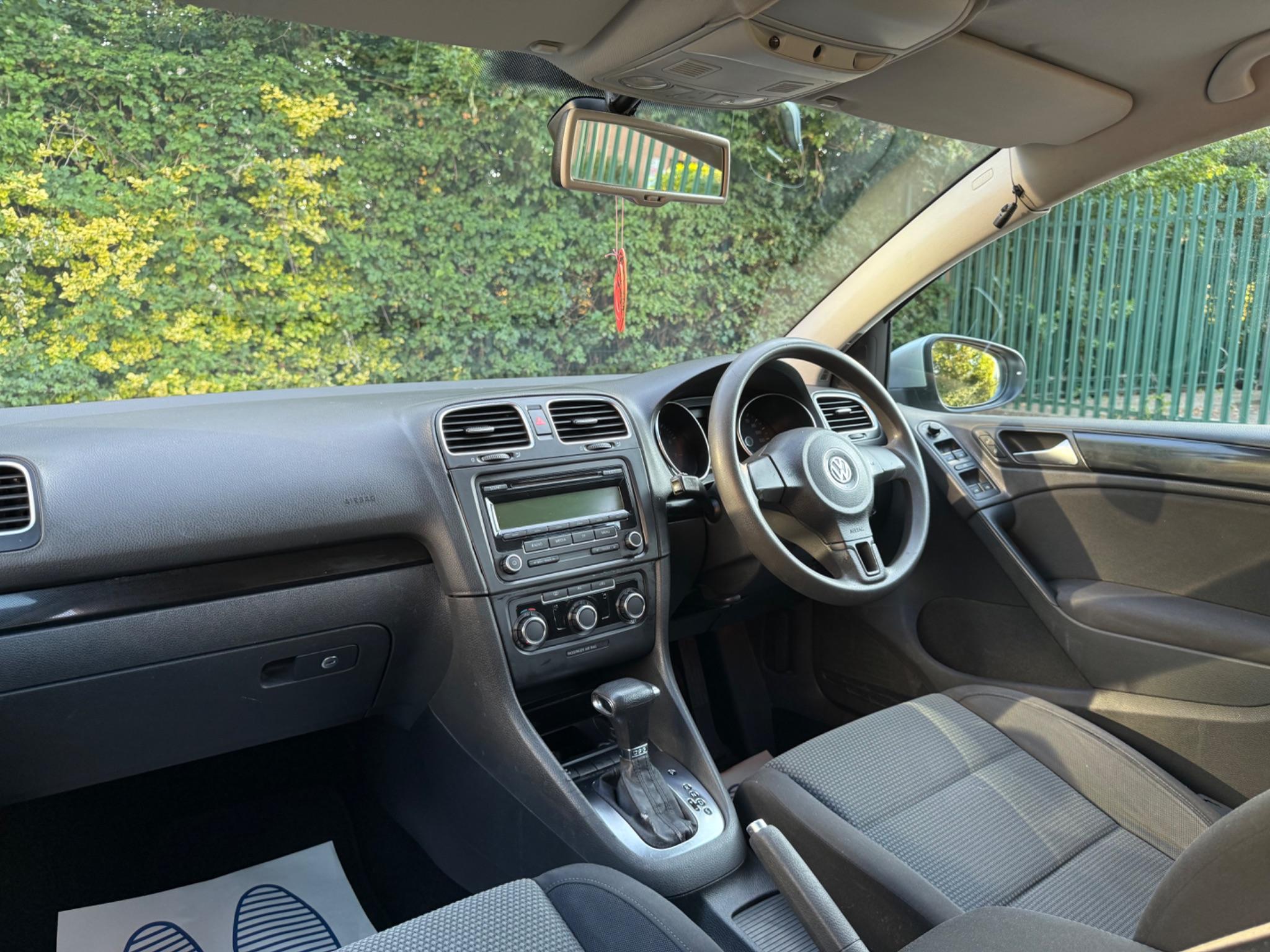 Volkswagen Golf 1.4 TSI SE DSG Euro 5 5dr — photo 62 of 65