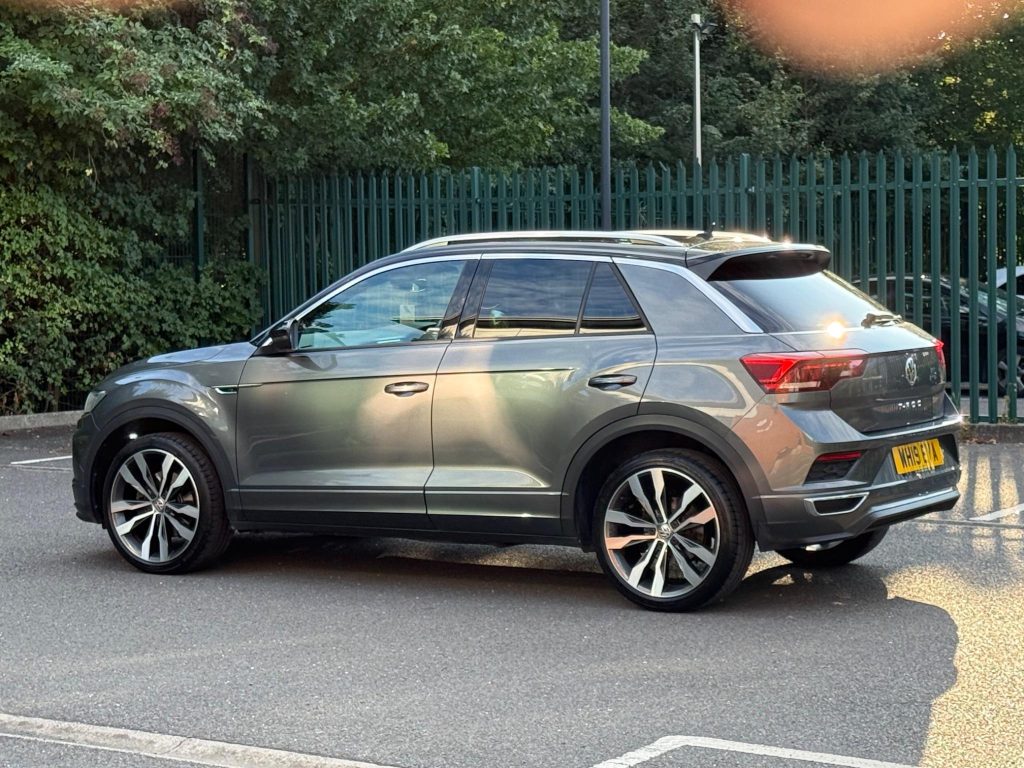 Volkswagen T-Roc 1.5 TSI EVO R-Line Euro 6 (s/s) 5dr — photo 18 of 48
