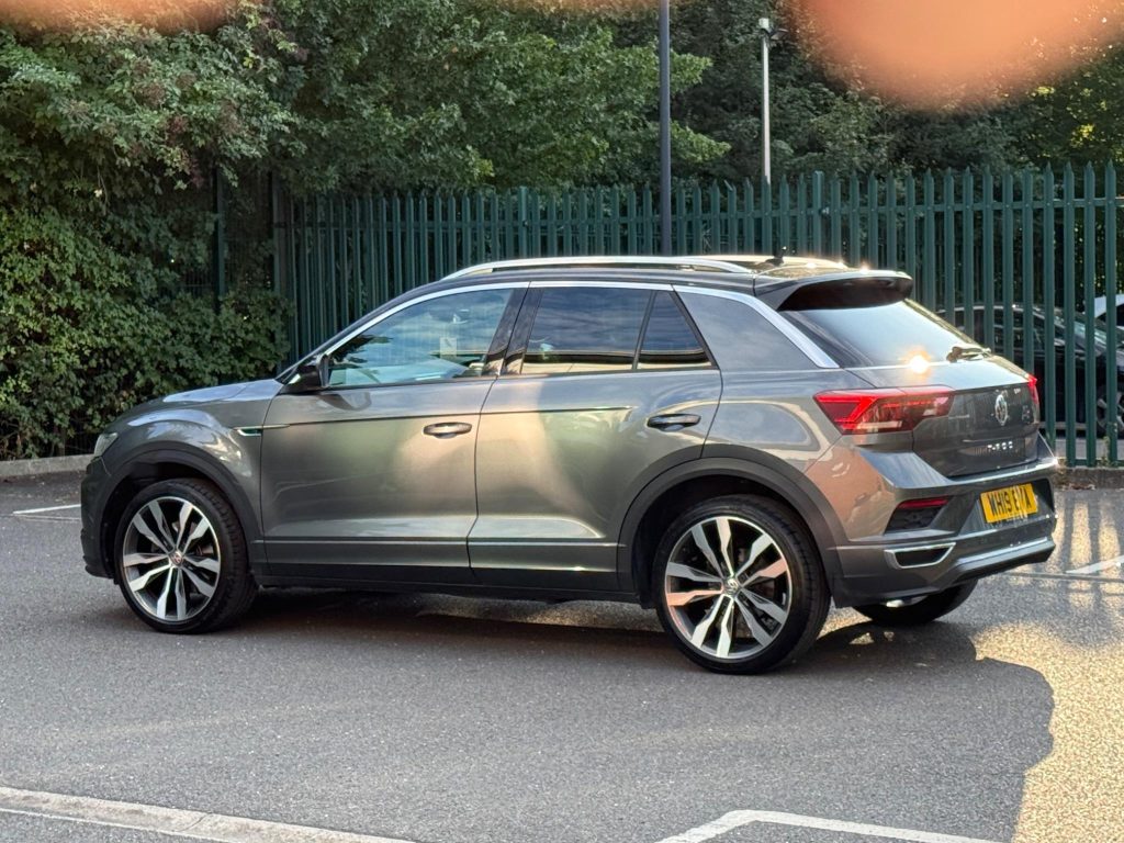 Volkswagen T-Roc 1.5 TSI EVO R-Line Euro 6 (s/s) 5dr — photo 21 of 48