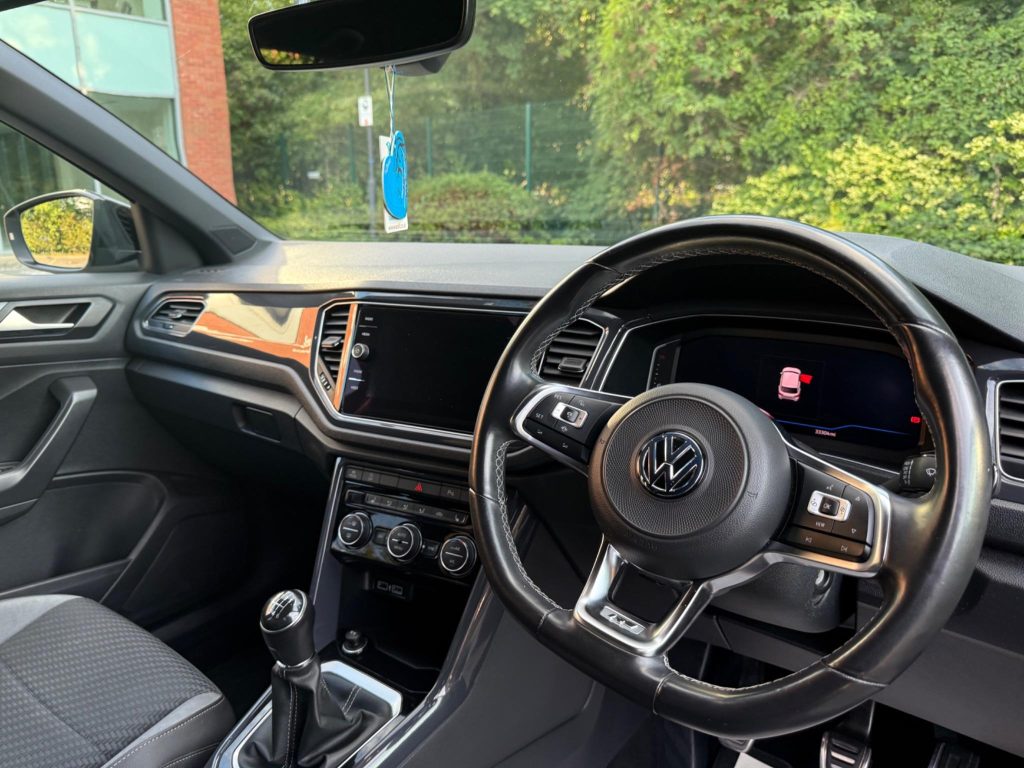 Volkswagen T-Roc 1.5 TSI EVO R-Line Euro 6 (s/s) 5dr — photo 35 of 48