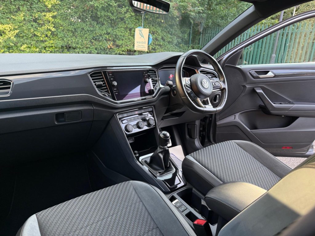 Volkswagen T-Roc 1.5 TSI EVO R-Line Euro 6 (s/s) 5dr — photo 46 of 48