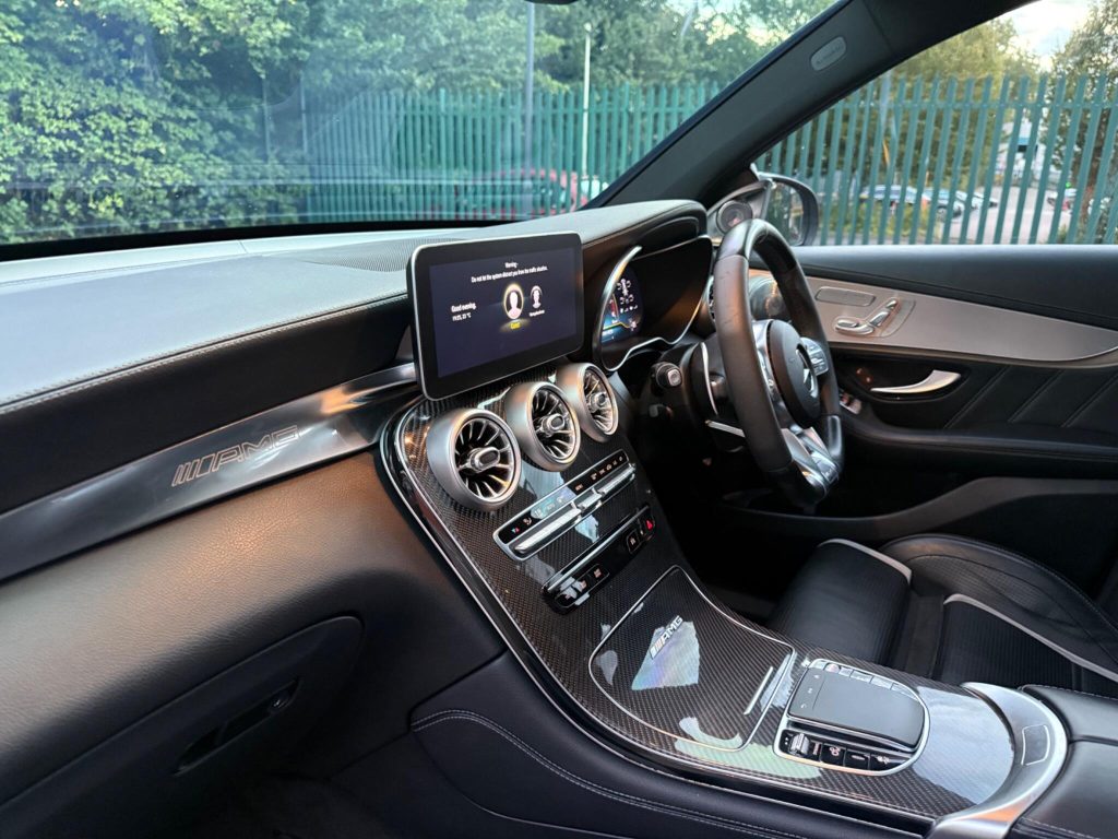 Mercedes-Benz GLC 4.0 GLC63 V8 BiTurbo AMG S (Premium Plus) SpdS MCT 4MATIC+ Euro 6 (s/s) 5dr — photo 39 of 100