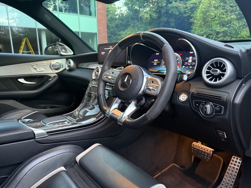 Mercedes-Benz GLC 4.0 GLC63 V8 BiTurbo AMG S (Premium Plus) SpdS MCT 4MATIC+ Euro 6 (s/s) 5dr — photo 48 of 100