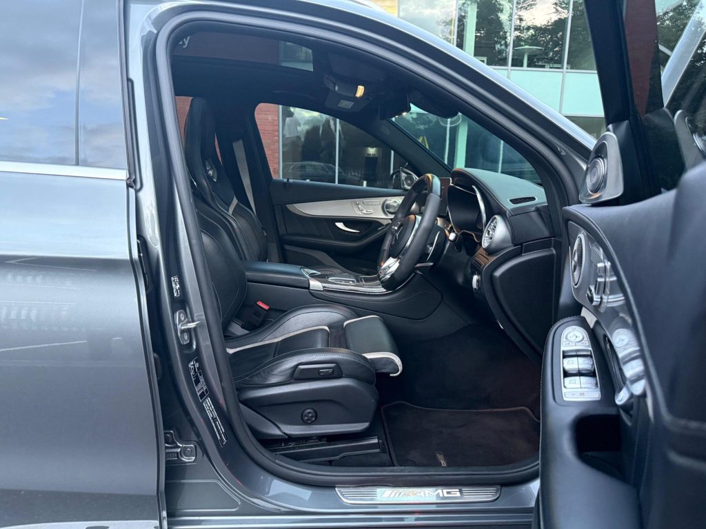 Mercedes-Benz GLC 4.0 GLC63 V8 BiTurbo AMG S (Premium Plus) SpdS MCT 4MATIC+ Euro 6 (s/s) 5dr — photo 55 of 100