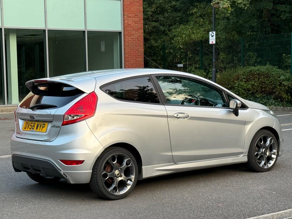 Ford Fiesta 1.6 TDCi Zetec S 3dr — photo 5 of 46