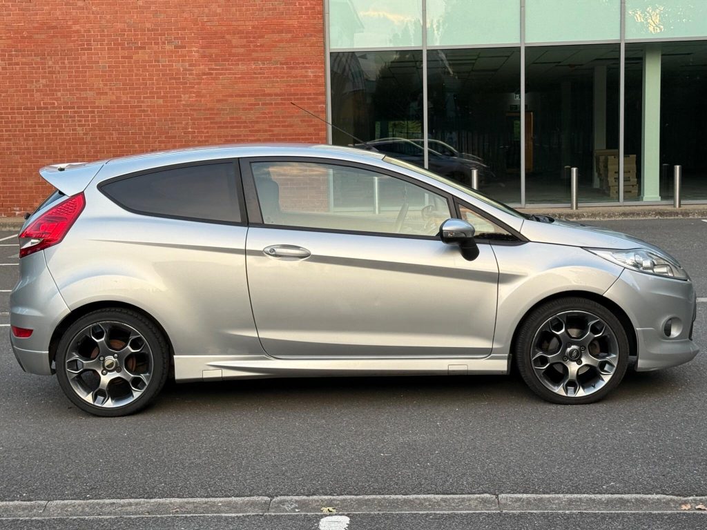 Ford Fiesta 1.6 TDCi Zetec S 3dr — photo 6 of 46