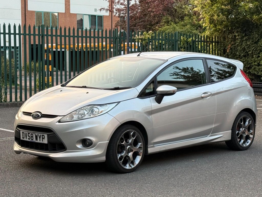 Ford Fiesta 1.6 TDCi Zetec S 3dr — photo 18 of 46