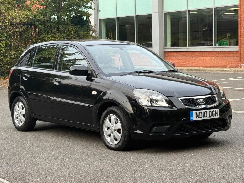 Kia Rio 1.4 Strike 5dr — photo 2 of 42