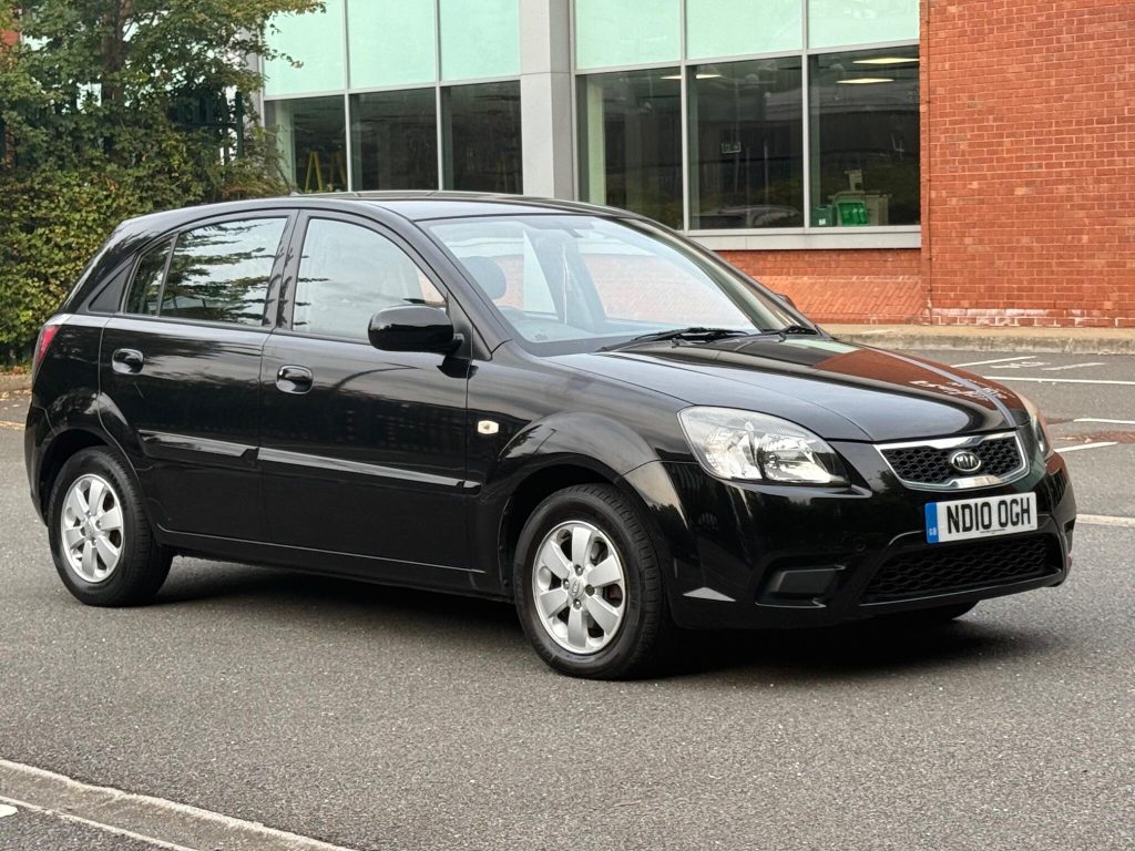 Kia Rio 1.4 Strike 5dr — photo 3 of 42
