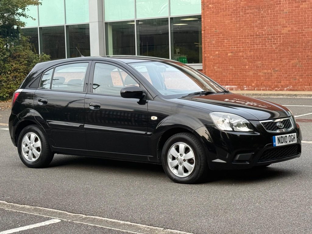 Kia Rio 1.4 Strike 5dr — photo 4 of 42