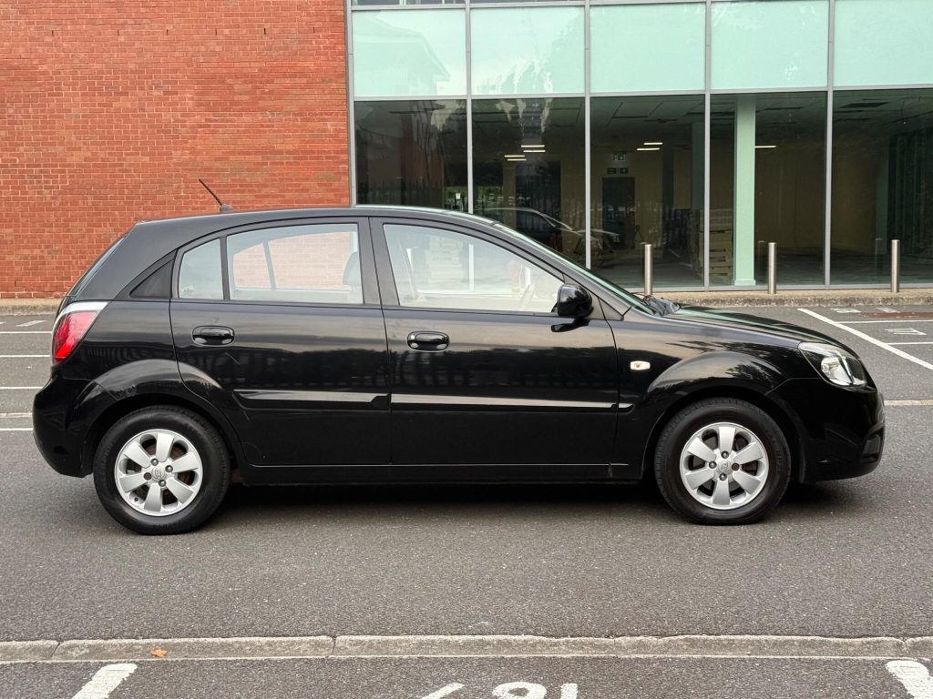 Kia Rio 1.4 Strike 5dr — photo 6 of 42