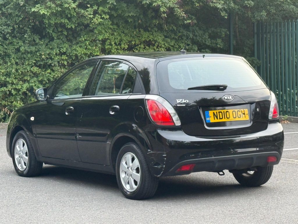 Kia Rio 1.4 Strike 5dr — photo 11 of 42