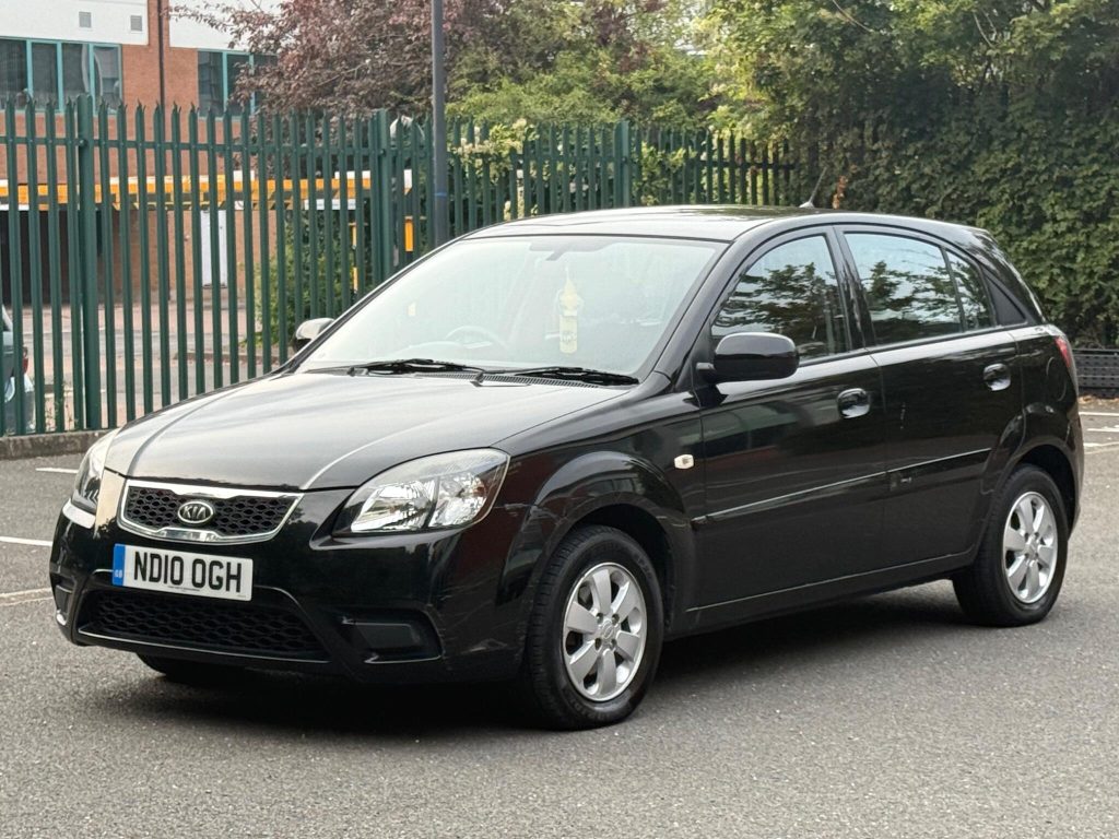Kia Rio 1.4 Strike 5dr — photo 15 of 42