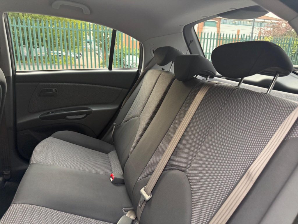Kia Rio 1.4 Strike 5dr — photo 40 of 42