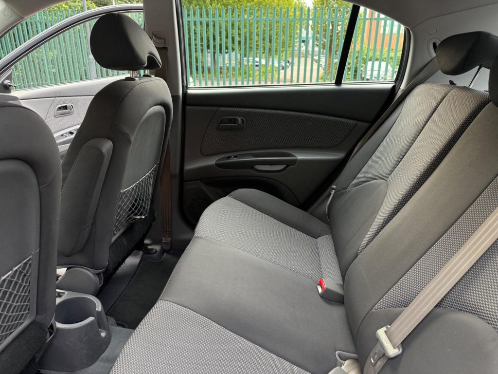Kia Rio 1.4 Strike 5dr — photo 41 of 42