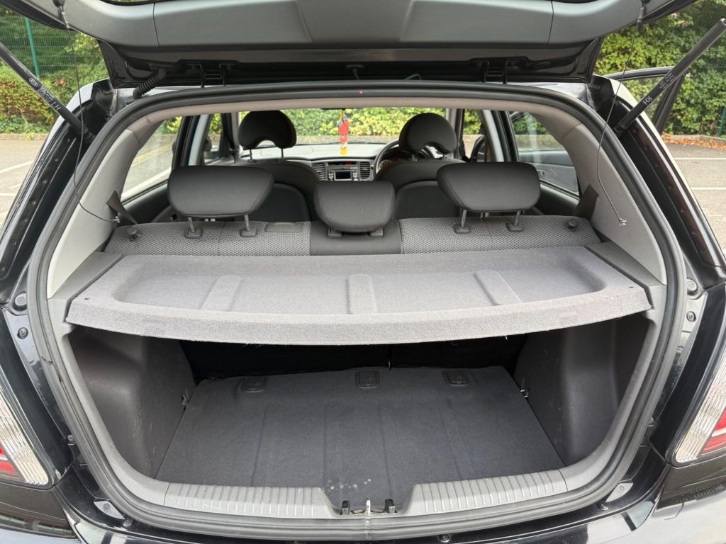Kia Rio 1.4 Strike 5dr — photo 42 of 42