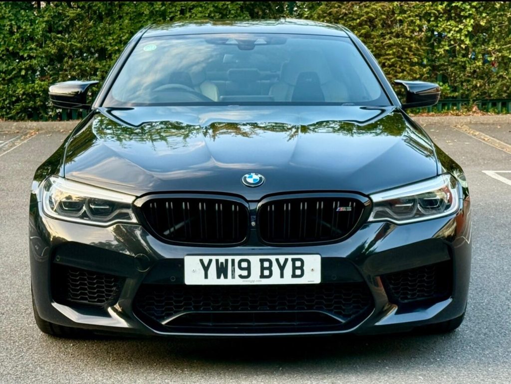 BMW M5 4.4i V8 Competition Steptronic xDrive Euro 6 (s/s) 4dr — photo 4 of 93
